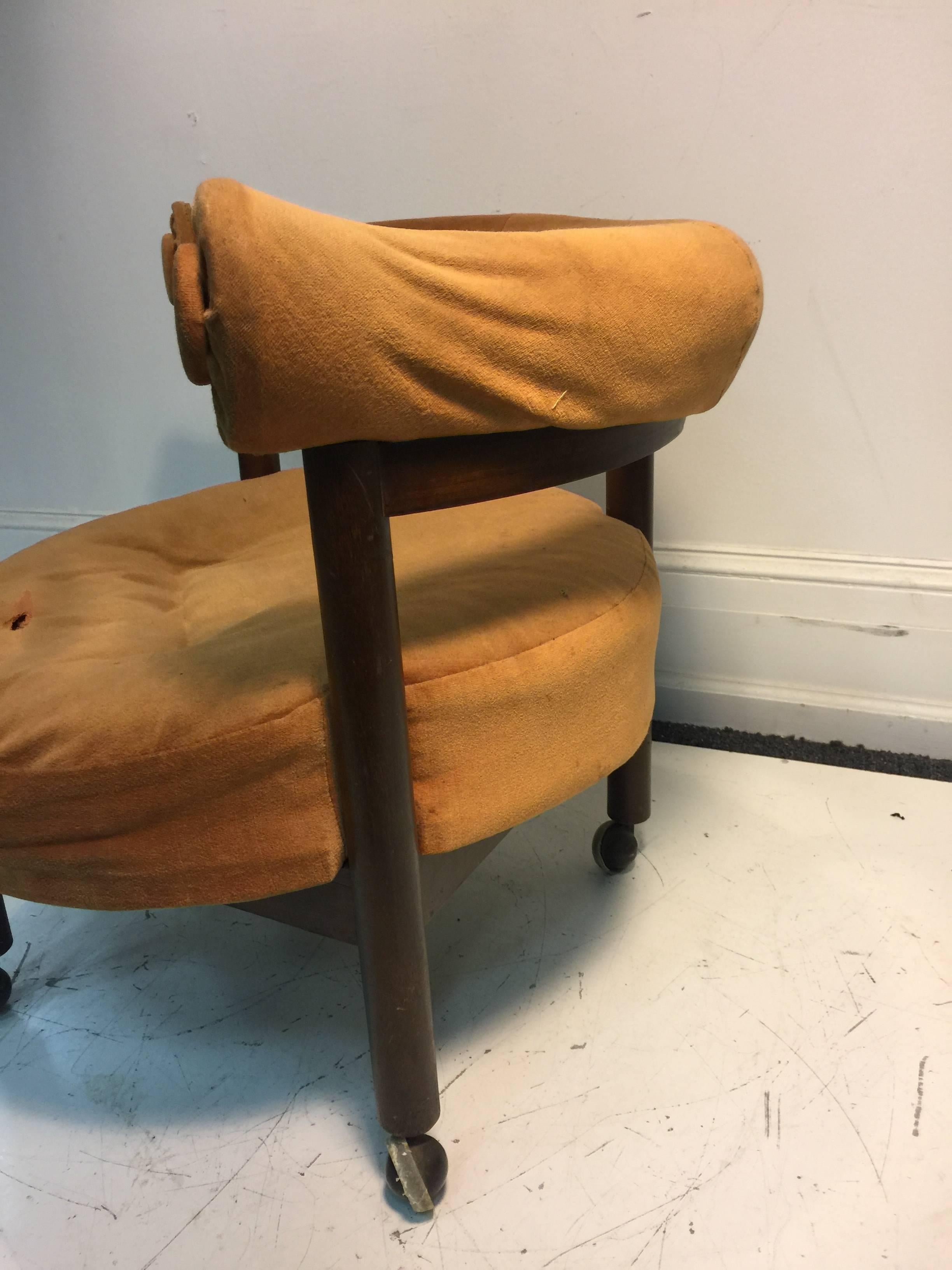 Upholstery Unusual Danish Modern Round Chair in the Manner of Hans Wegner For Sale