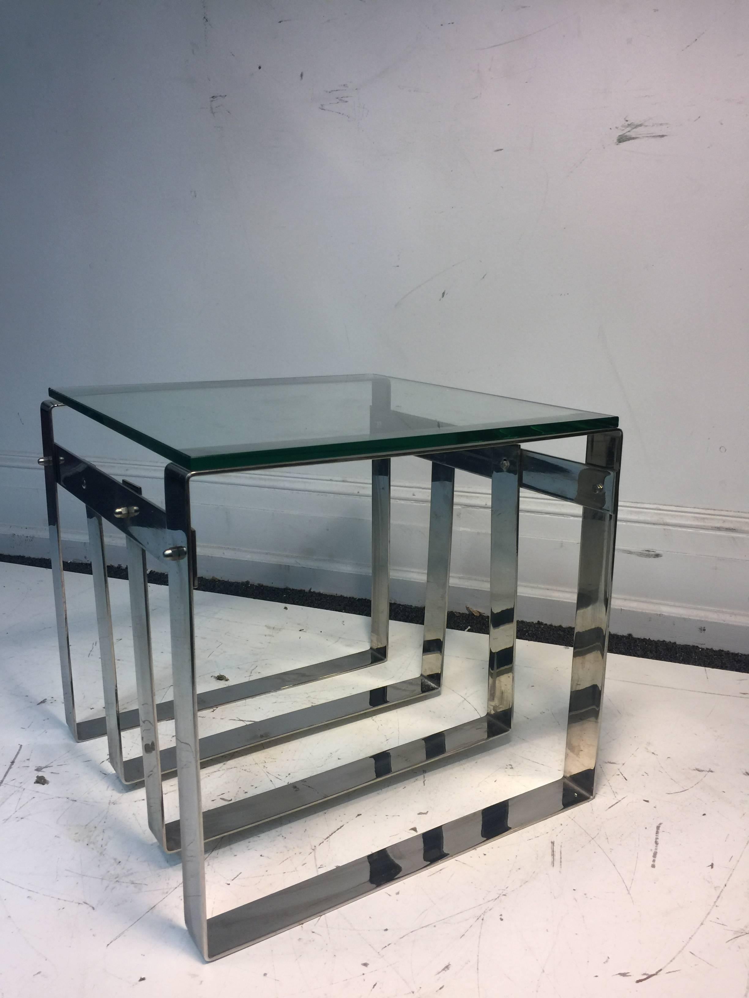 A striking, Italian, flat bar chrome centre table, or accent table in the style of Milo Baughman, circa 1970. Good vintage condition with age appropriate wear.