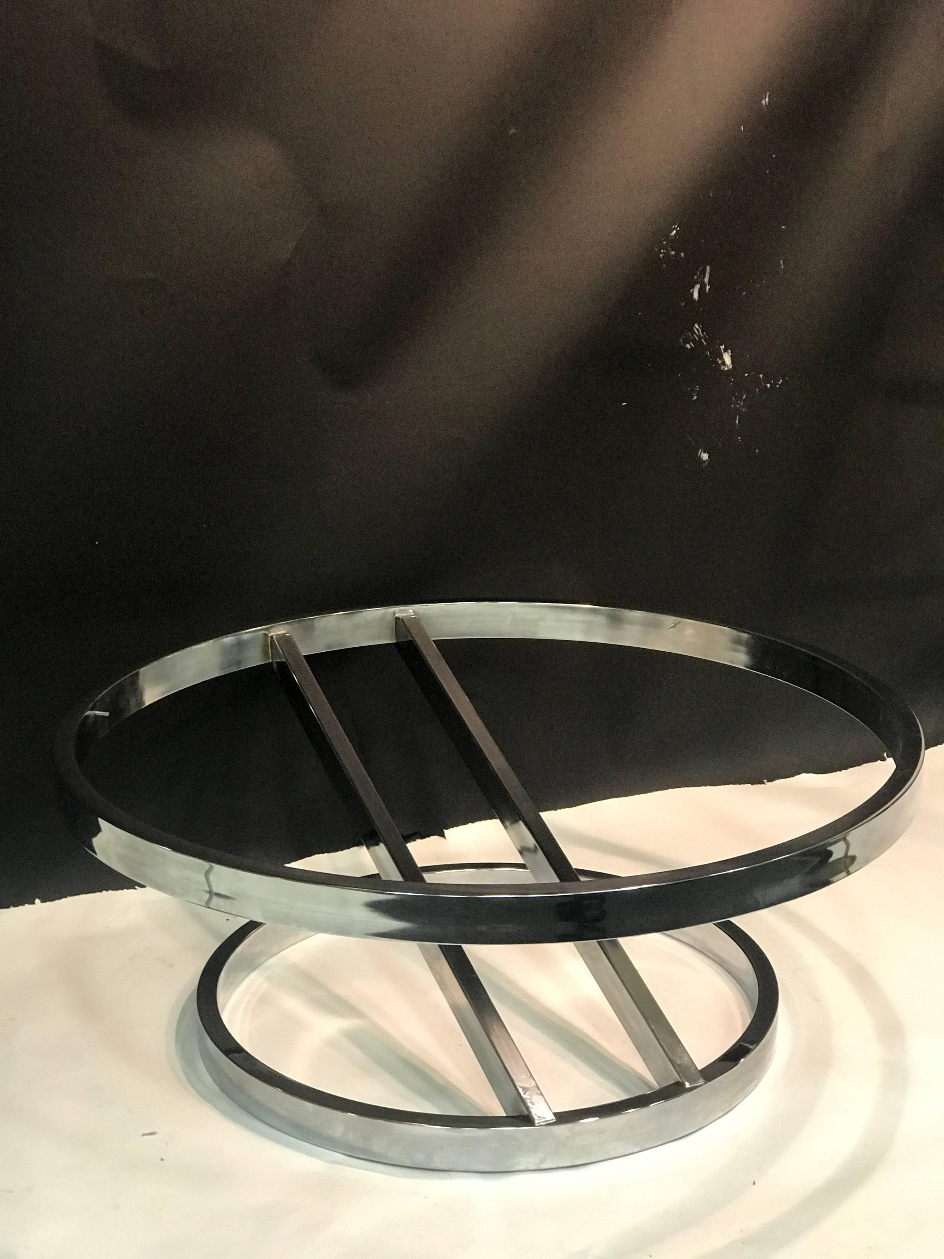 Striking Chrome Coffee or Centre Table by Milo Baughman In Good Condition For Sale In Mount Penn, PA