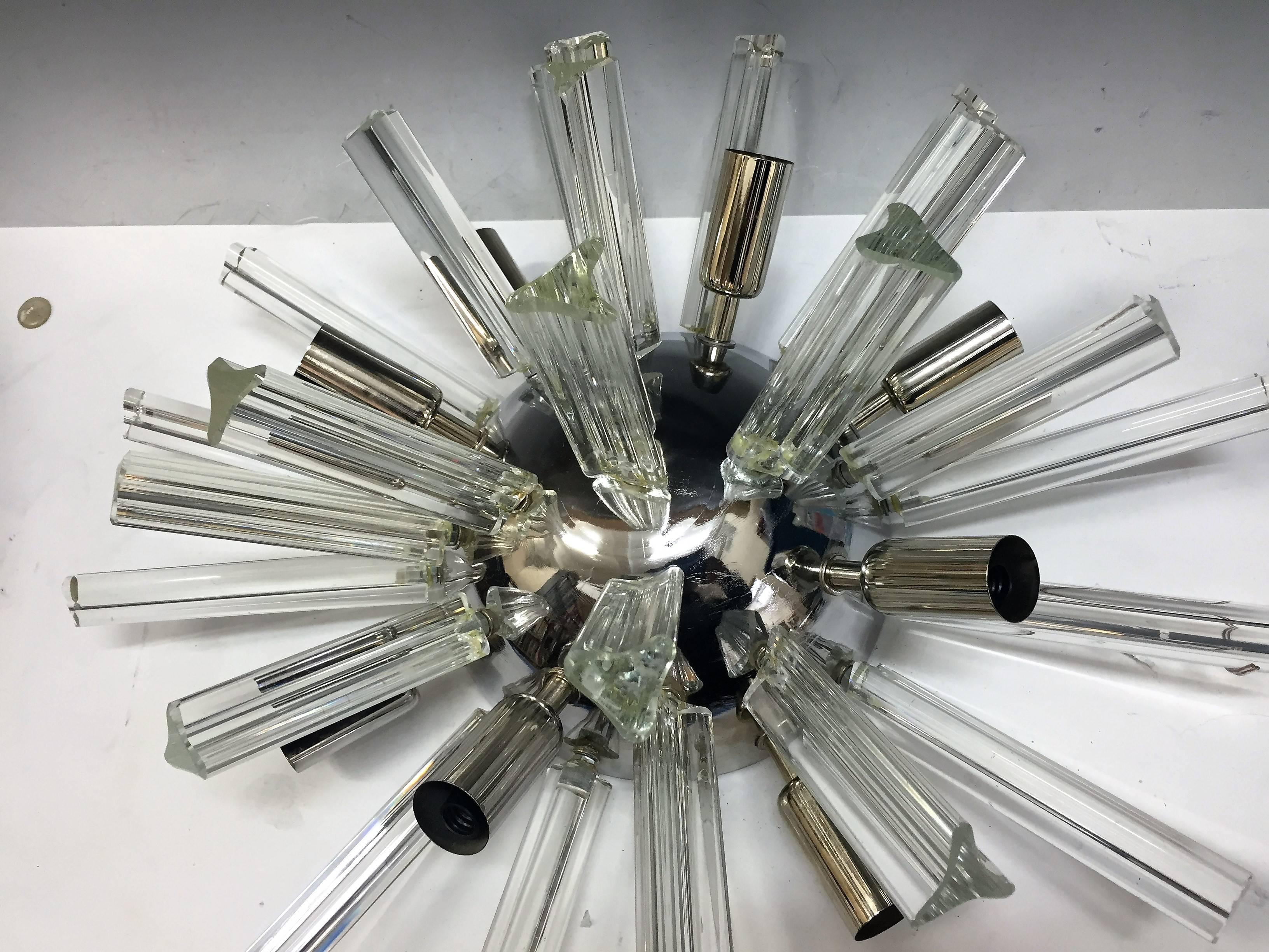 Modern Fantastic Pair of Italian Glass Radiating Pendant Sputnk Sconces For Sale