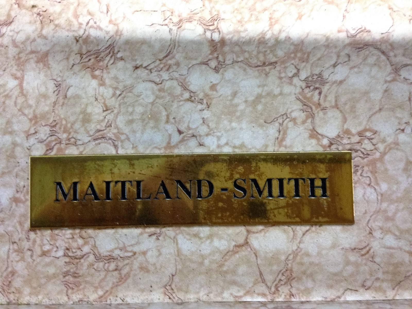 Sensational Maitland Smith Saber & Tassel X-Base Leather Topped Desk For Sale 3