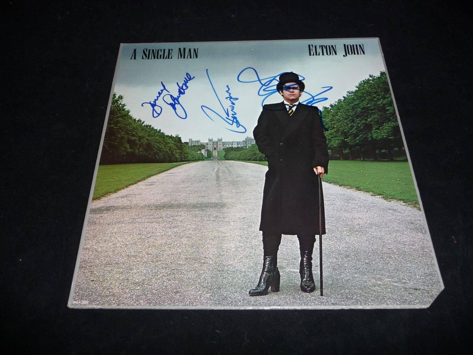 Album Deja Vue is autographed by David Crosby, Steven Stills, Graham Nash and Neil Young, all signatures were obtained in the 1990's in person by the seller. The record vinyl is not included. Elton John's Album 'A Single Man