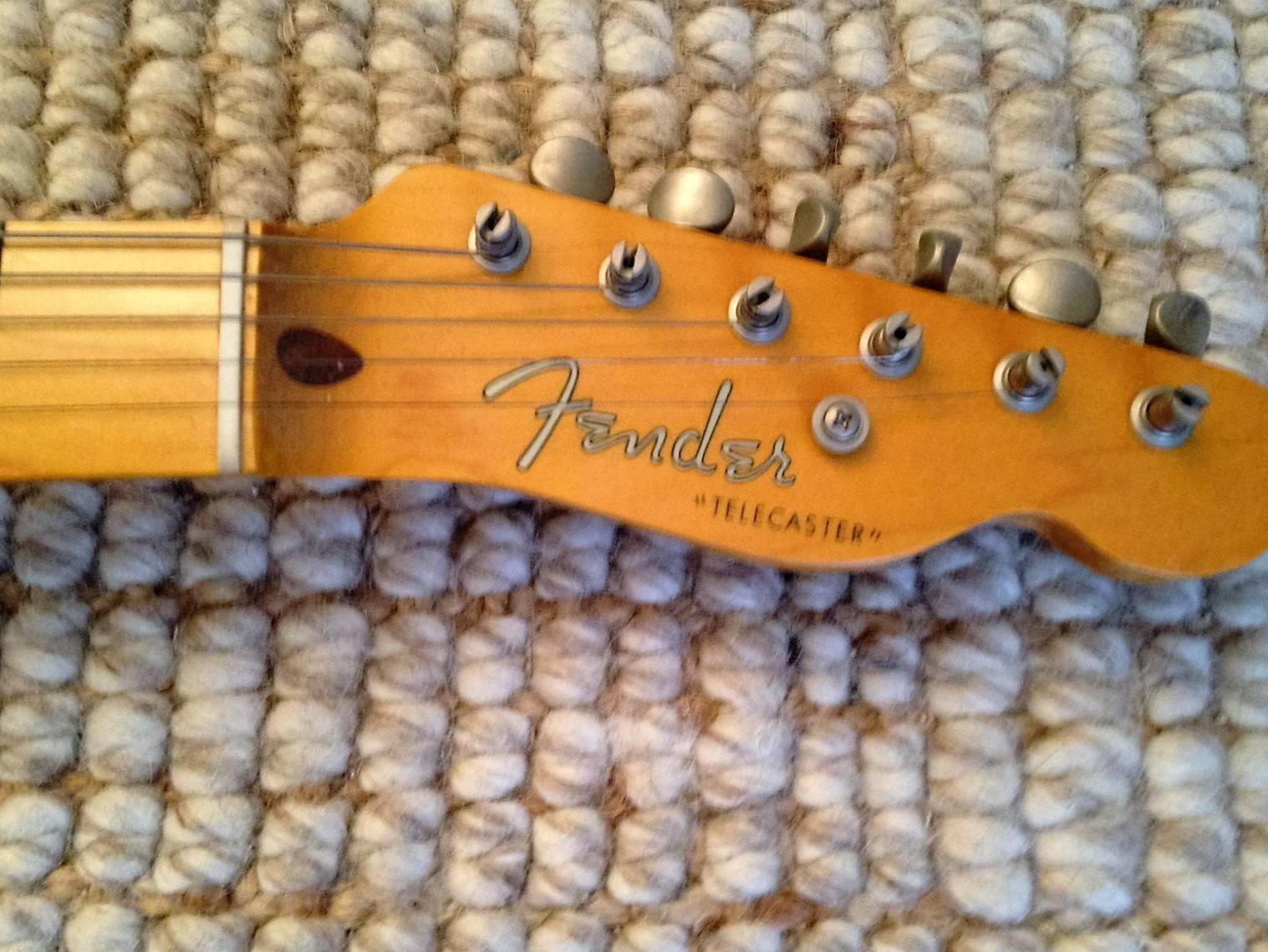 Fender Telecaster Guitar Autographed by Bruce Springsteen In Excellent Condition For Sale In Mount Penn, PA