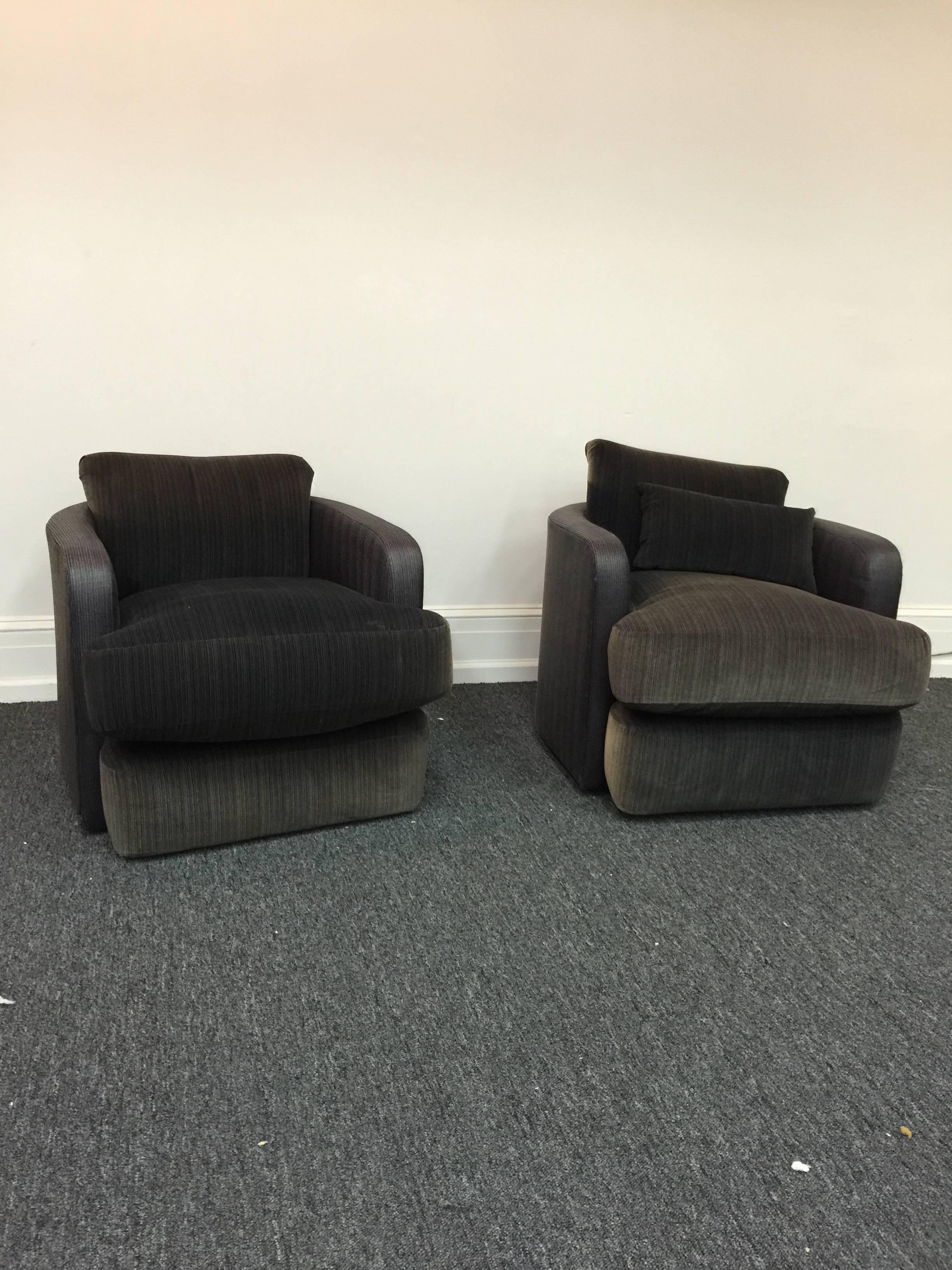 Pair of Milo Baughman Barrel Back Swivel Chairs In Good Condition For Sale In Mount Penn, PA