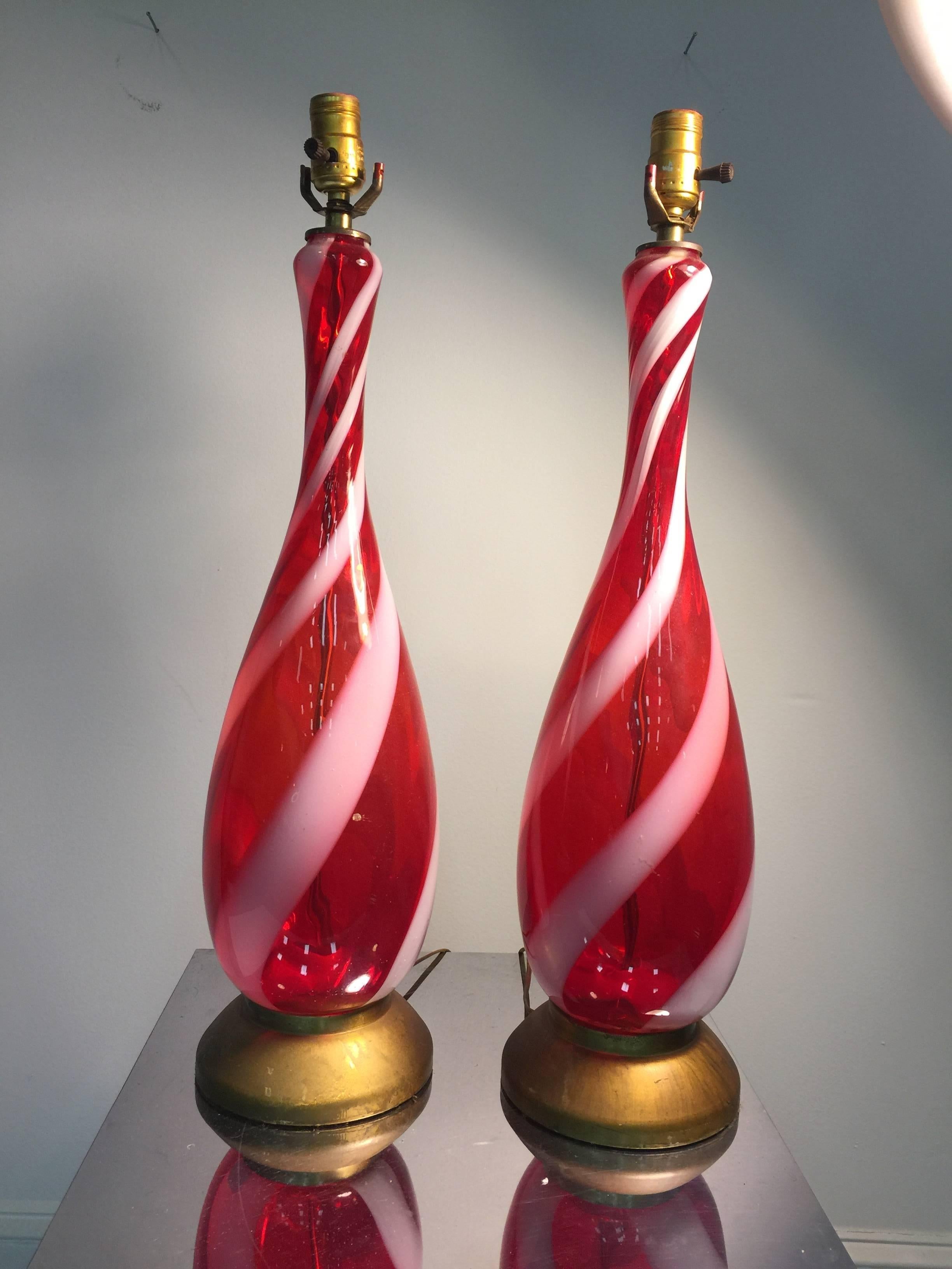 Mid-Century Modern Exquisite Pair of Red and White Stripe Murano Glass Barovier Table Lamps For Sale