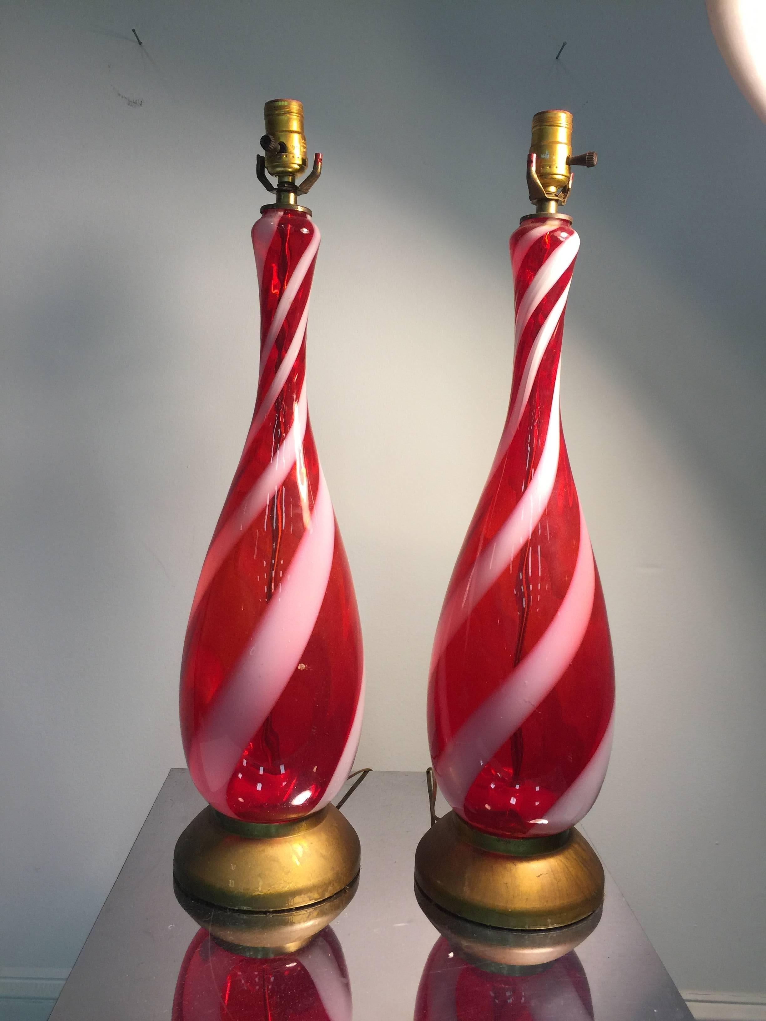 Italian Exquisite Pair of Red and White Stripe Murano Glass Barovier Table Lamps For Sale