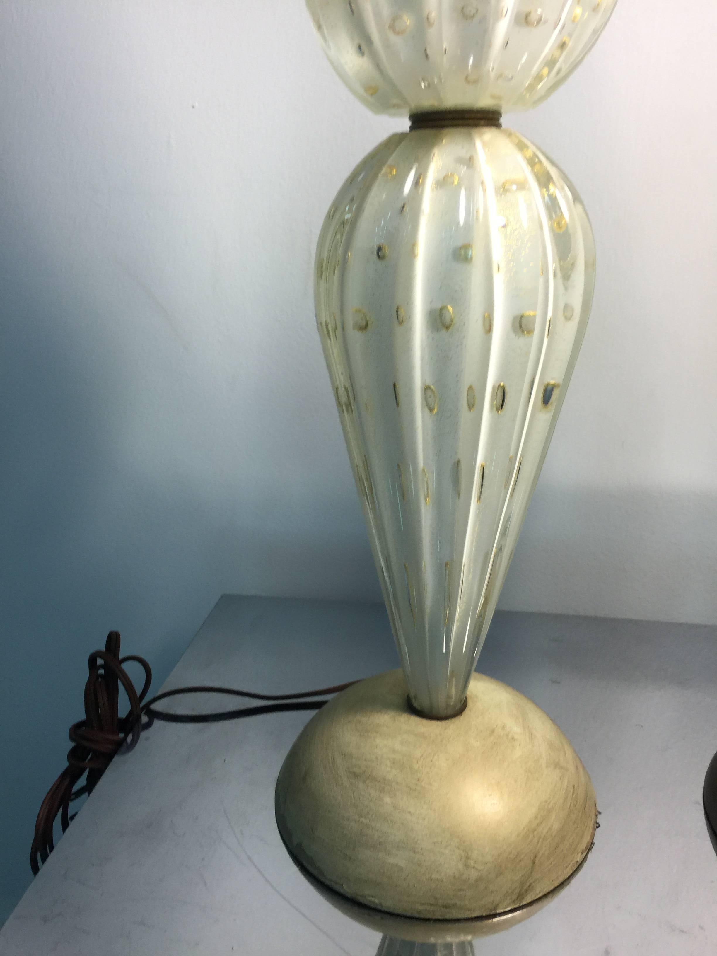 Italian Two Terrific Barovier Table Lamps with Bullicante Bubbles and Gold Inclusions For Sale