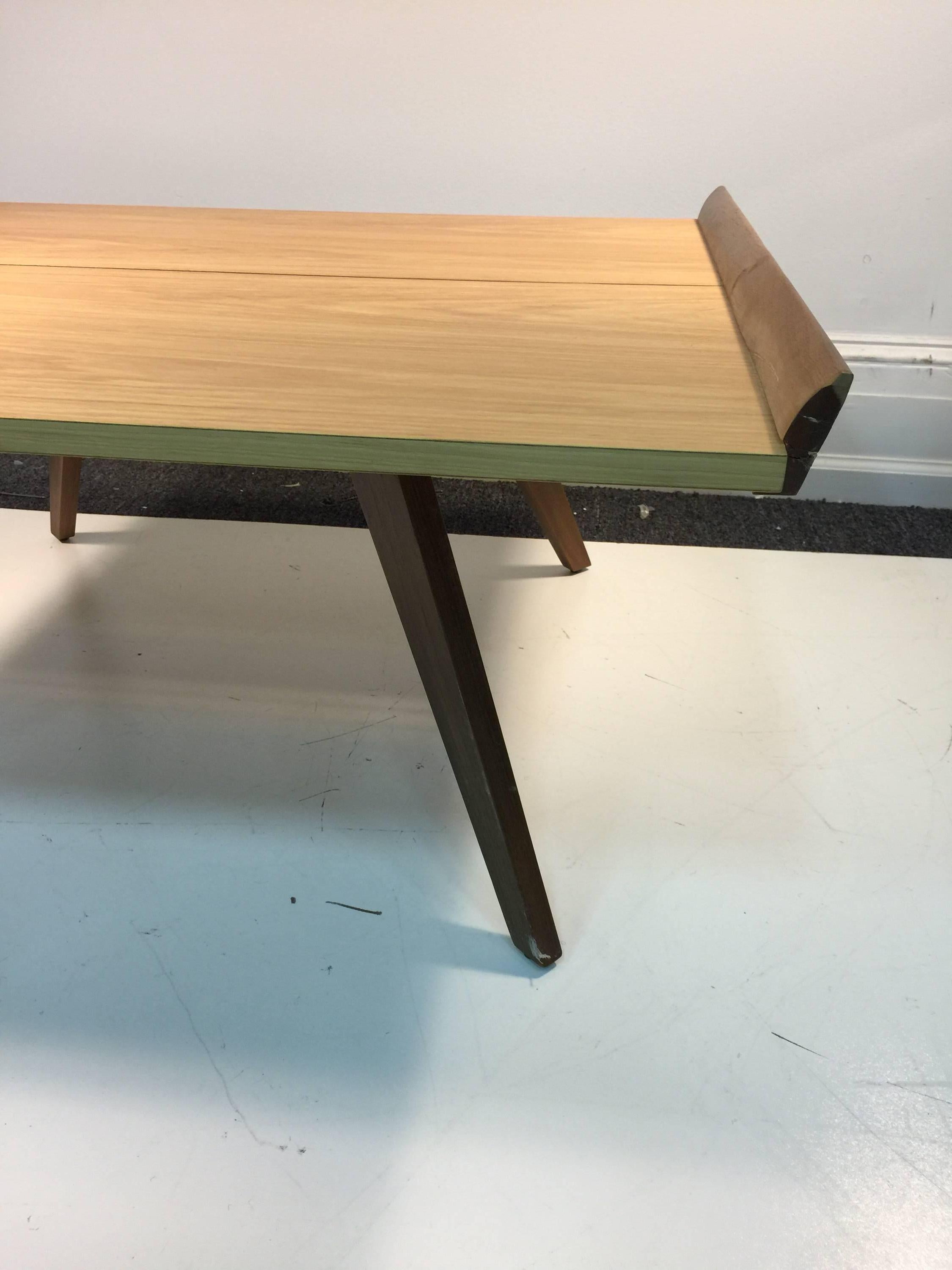 Gorgeous George Nakashima for Knoll Splay-Leg Table In Good Condition For Sale In Mount Penn, PA