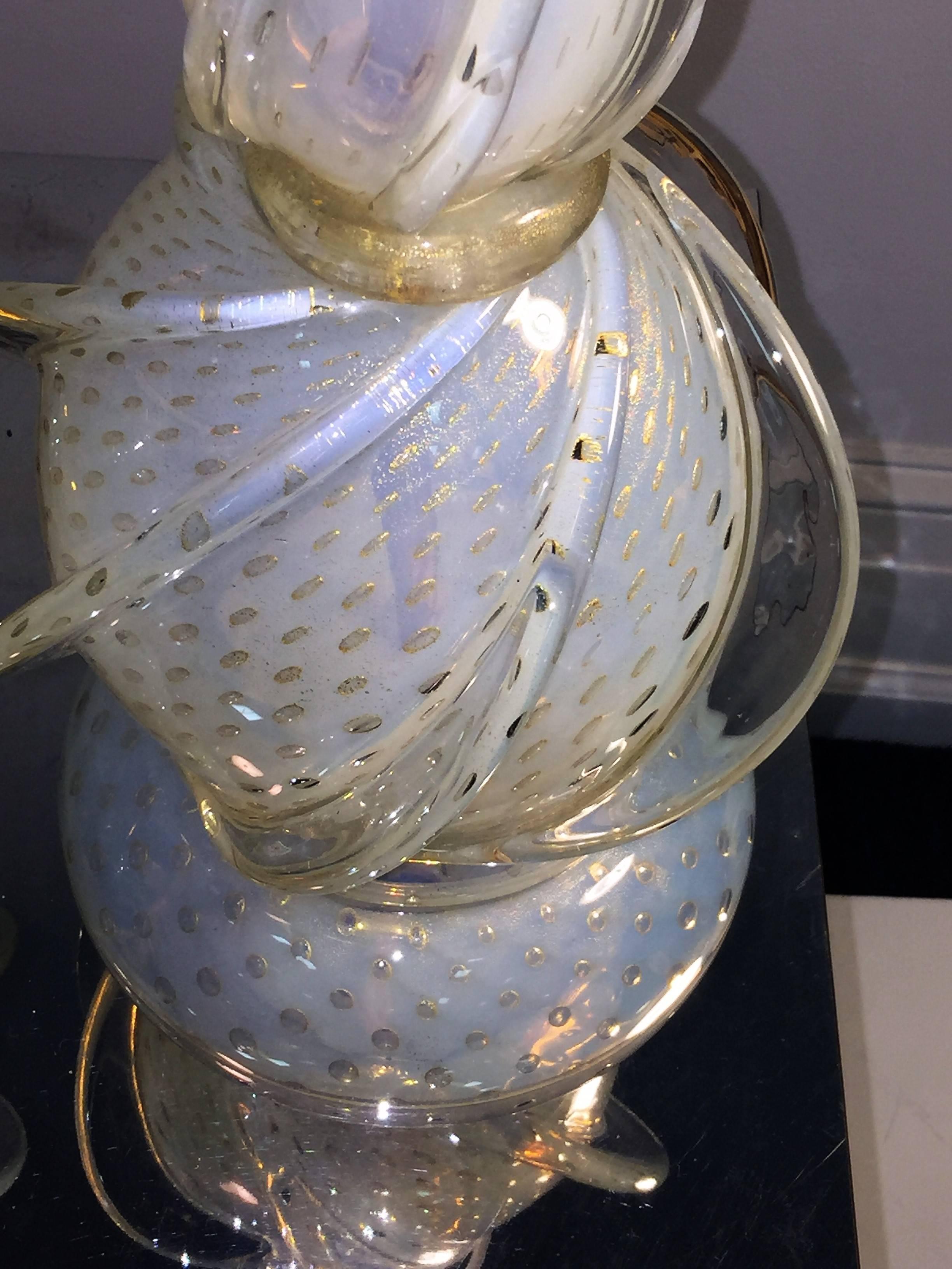 Elegant Pair of Seguso Swirled Opal and Gold Dotted Murano Lamps In Excellent Condition For Sale In Mount Penn, PA
