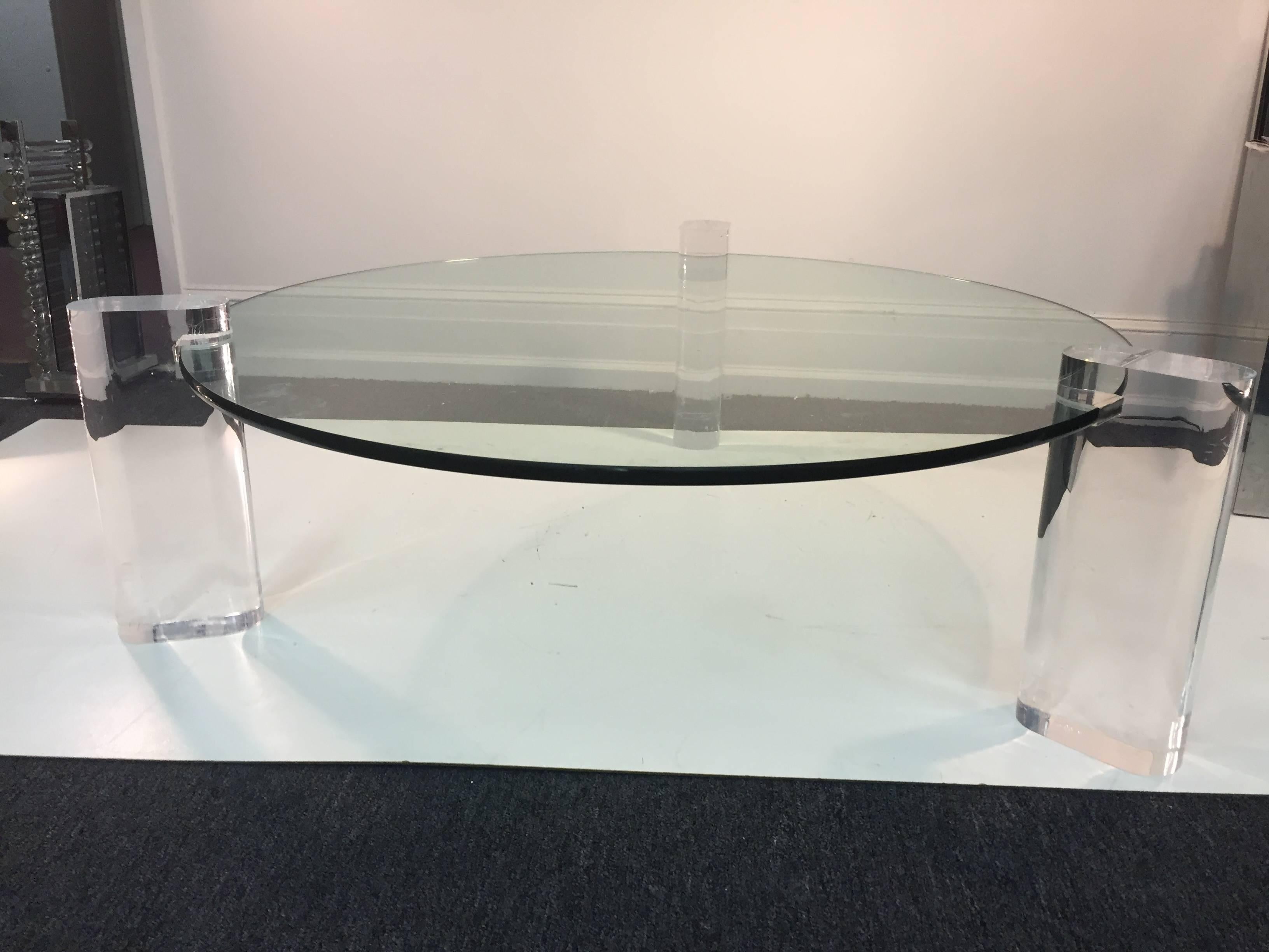 Karl Springer Coffee Table with Round Glass Top and Thick Lucite Base In Good Condition For Sale In Mount Penn, PA