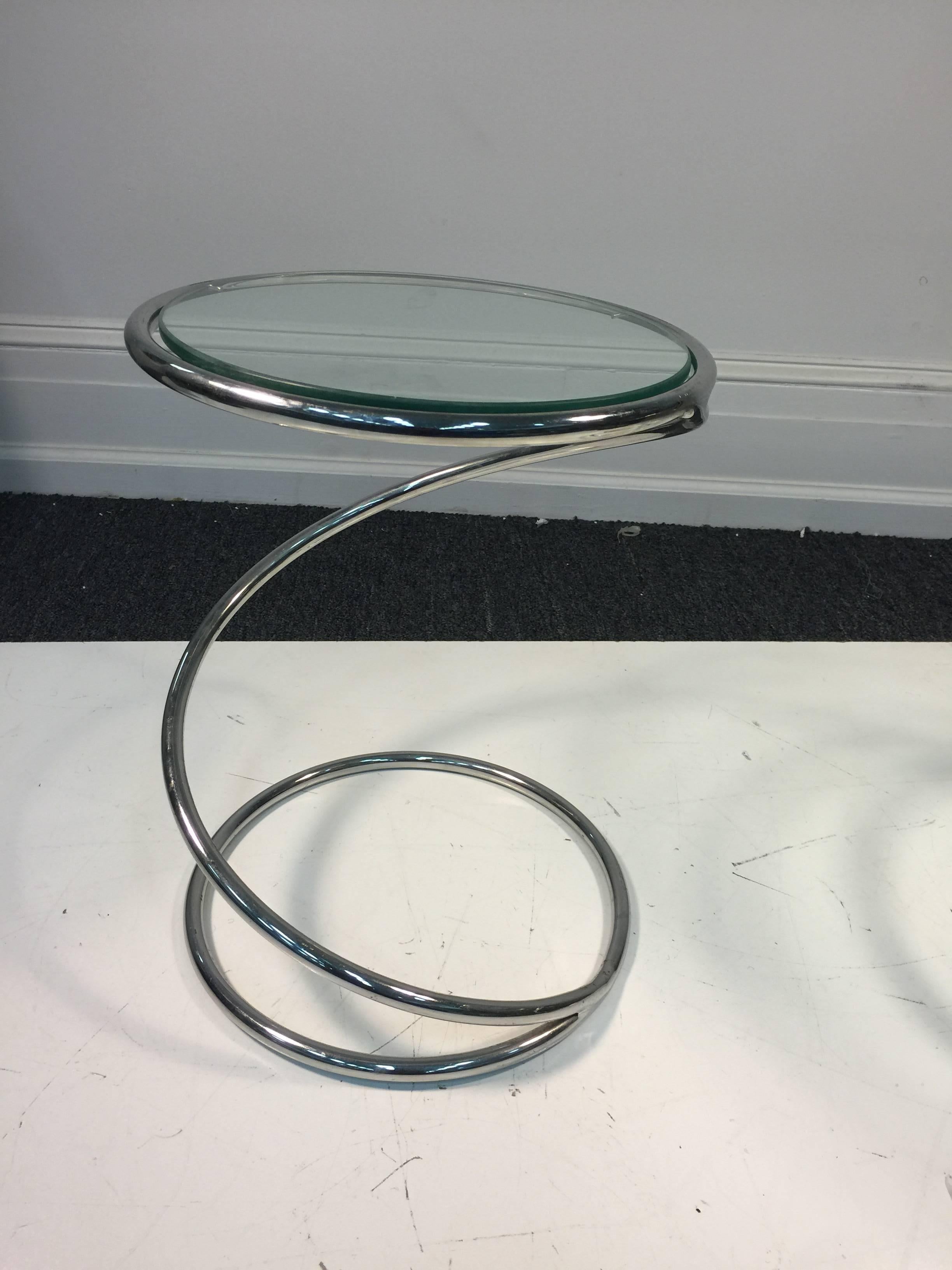 Magnificent Pair of Modernist Chrome Spiral Side Tables by Milo Baughman In Good Condition For Sale In Mount Penn, PA