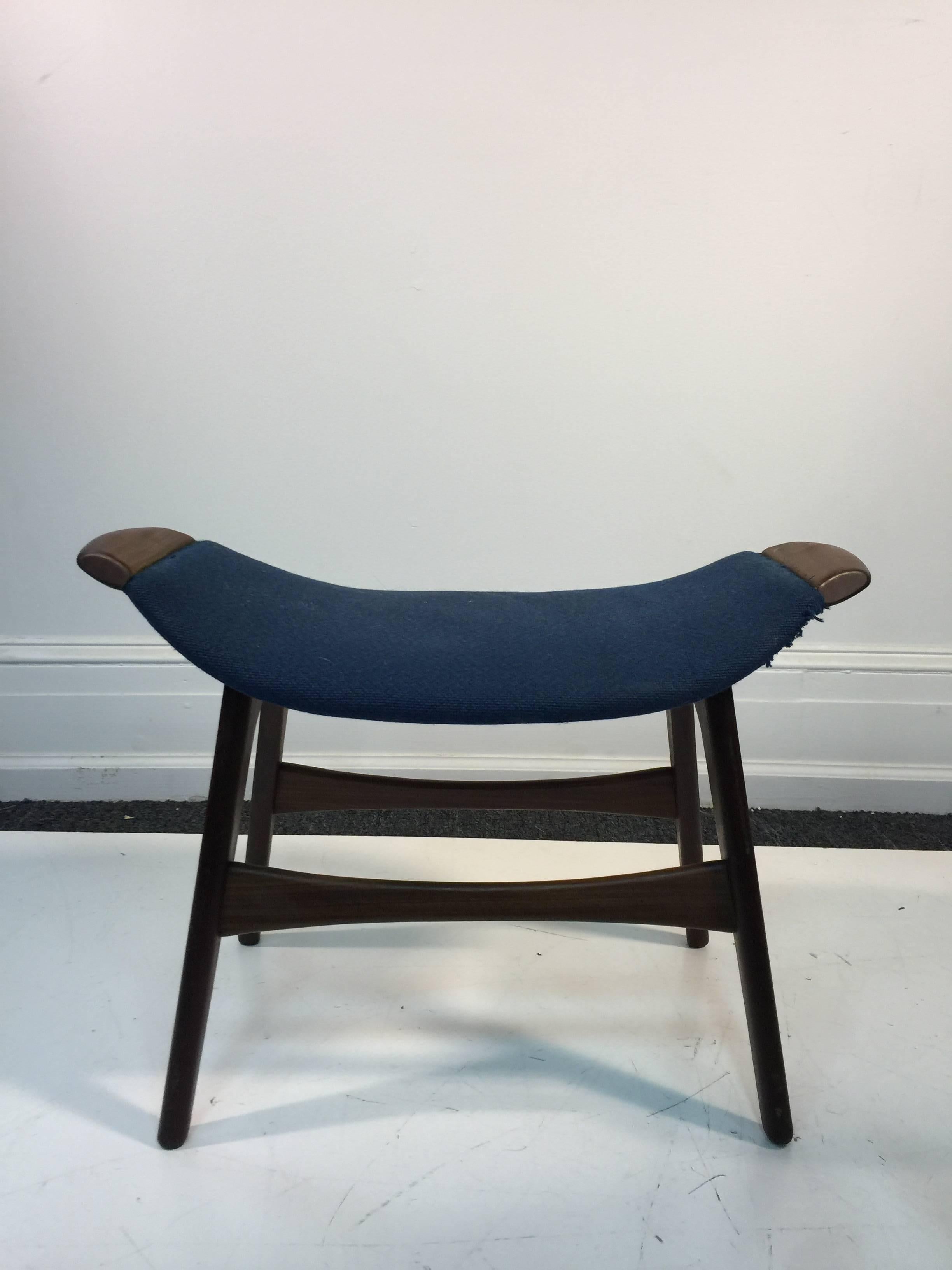 Danish Modern Armchair and Ottoman in the Manner of Hans Wegner For Sale 2