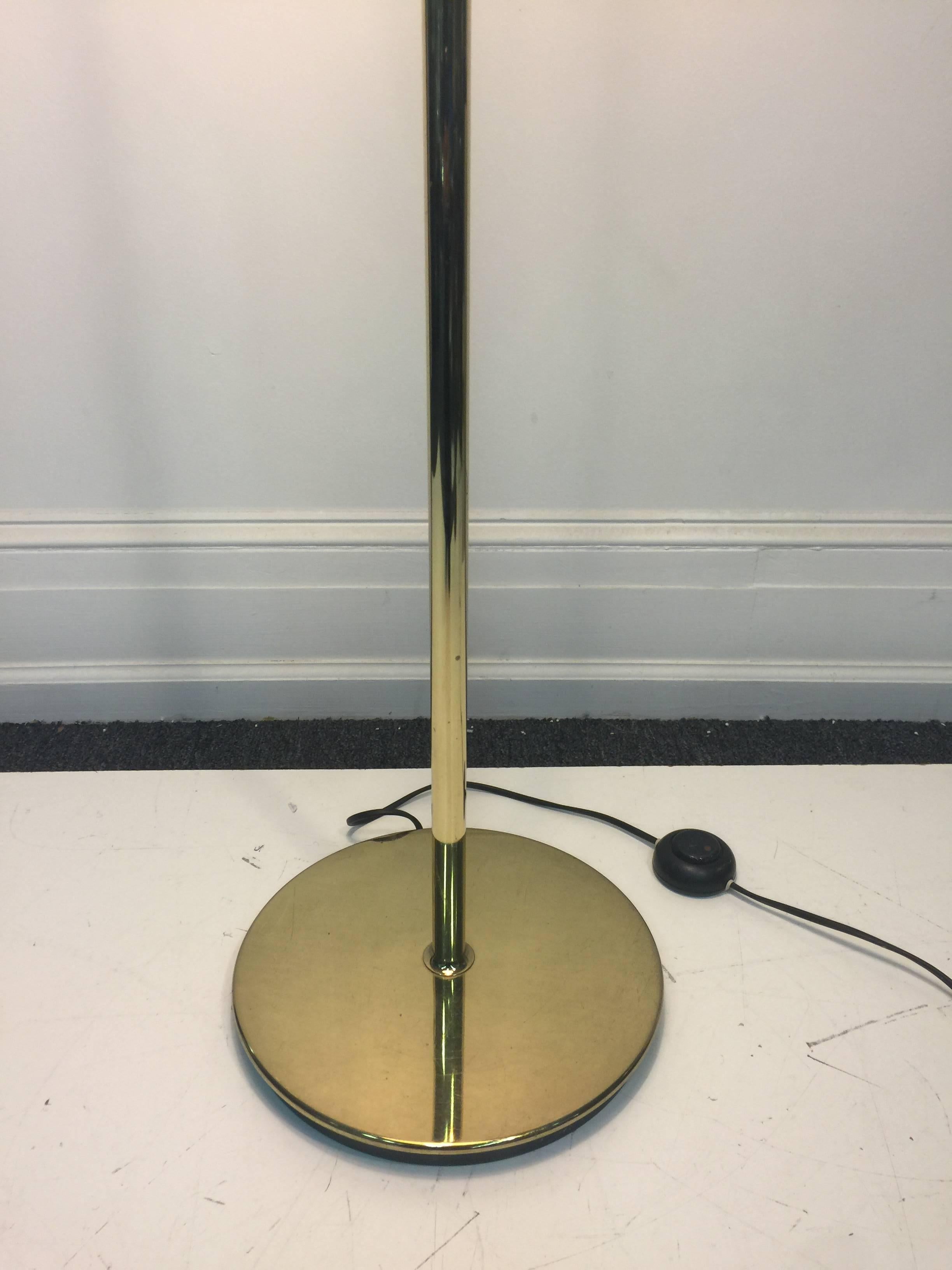 Exceptional Italian Brass Floor Lamp in the Manner of Cedric Hartman, circa 1970 For Sale 4