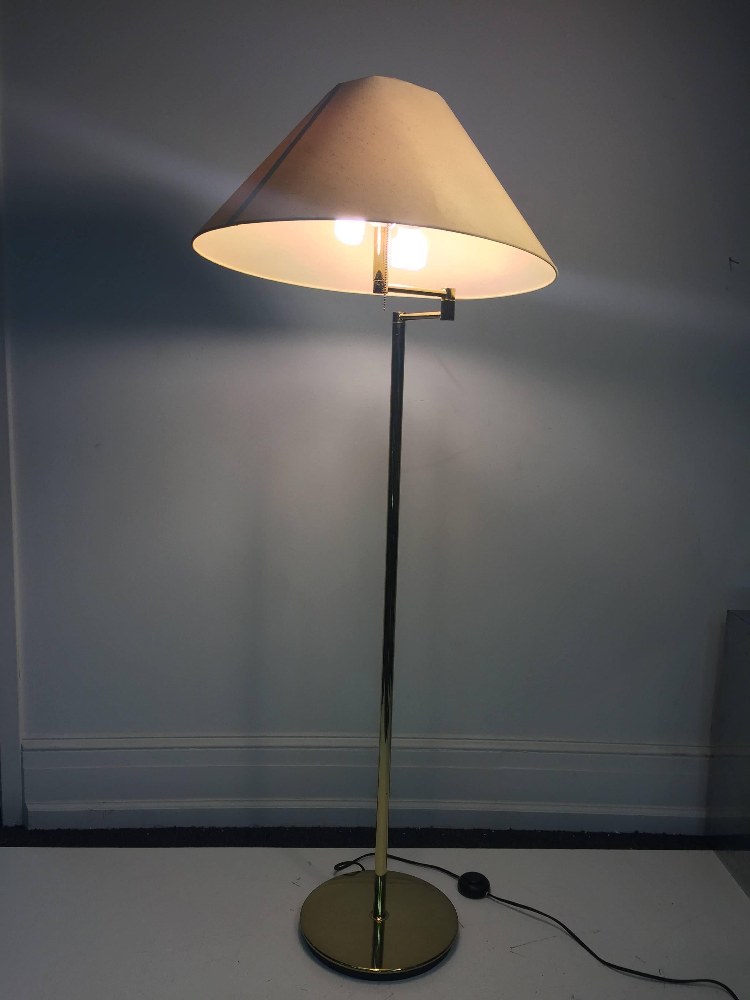 Exceptional Italian Brass Floor Lamp in the Manner of Cedric Hartman, circa 1970 For Sale 2