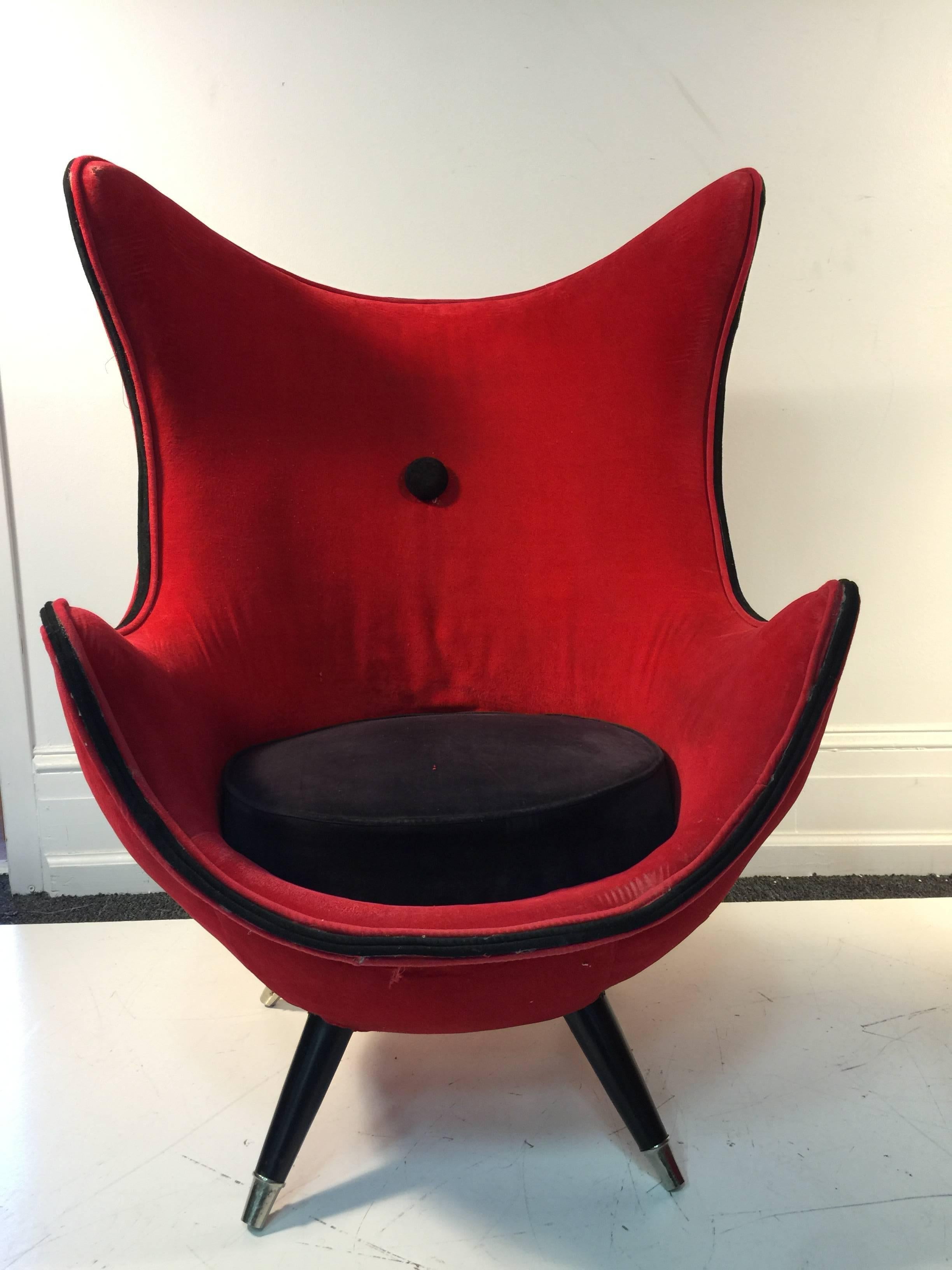 French  Exceptional Pair of Modernist Red/Black Lounge Chairs Atrributed to Jean Royere For Sale