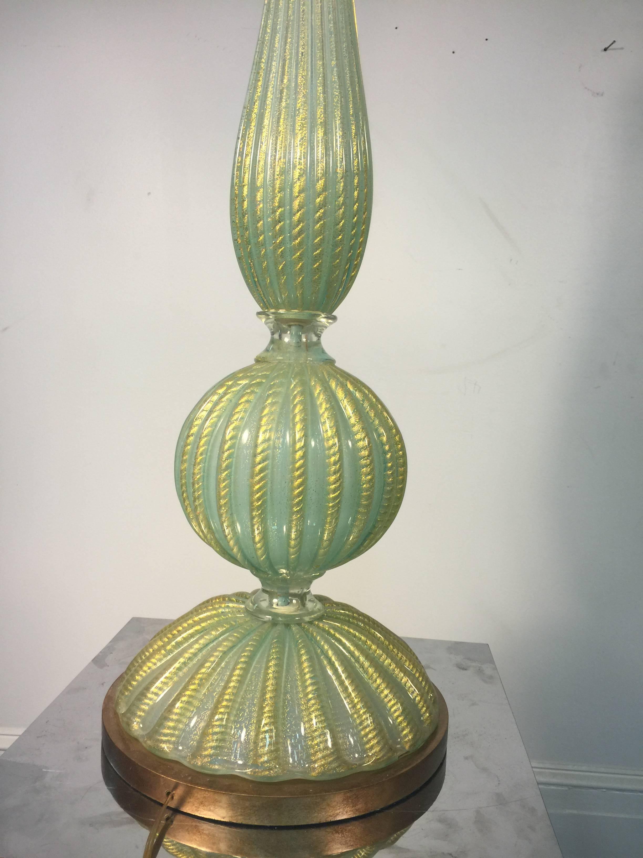 Mid-Century Modern Beautiful Barovier & Toso Murano Glass Cordonato D'Oro Table Lamp For Sale