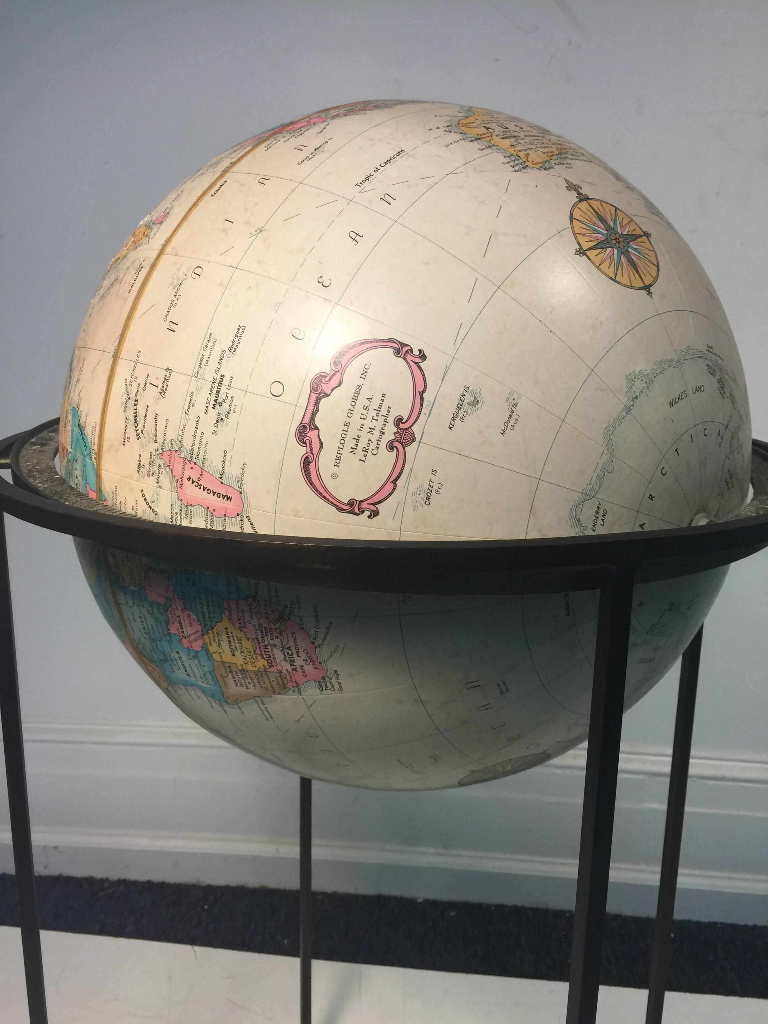 American Modernistic World Globe with Great Design in the Manner of Paul McCobb For Sale