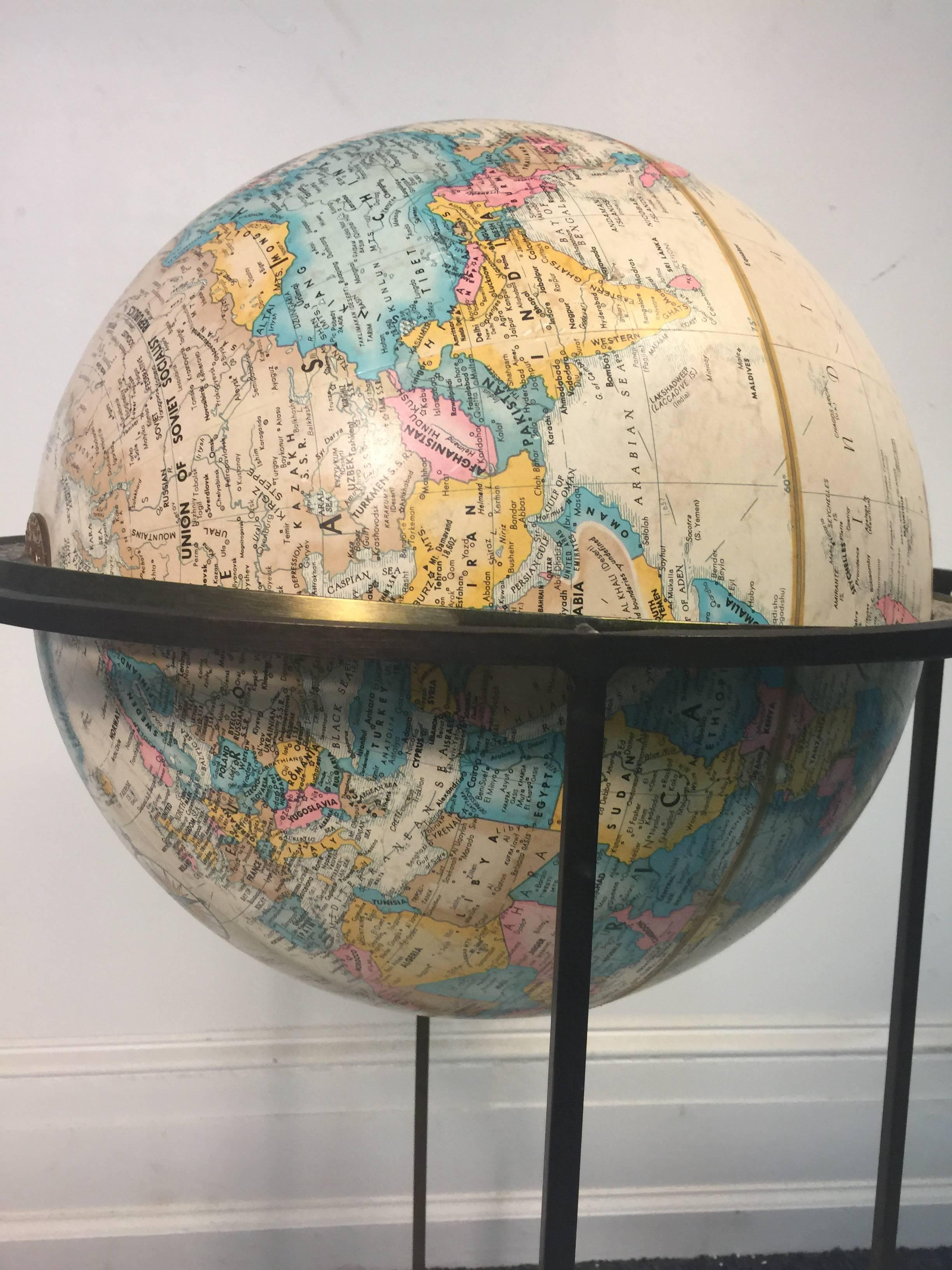 Modernistic World Globe with Great Design in the Manner of Paul McCobb In Good Condition For Sale In Mount Penn, PA