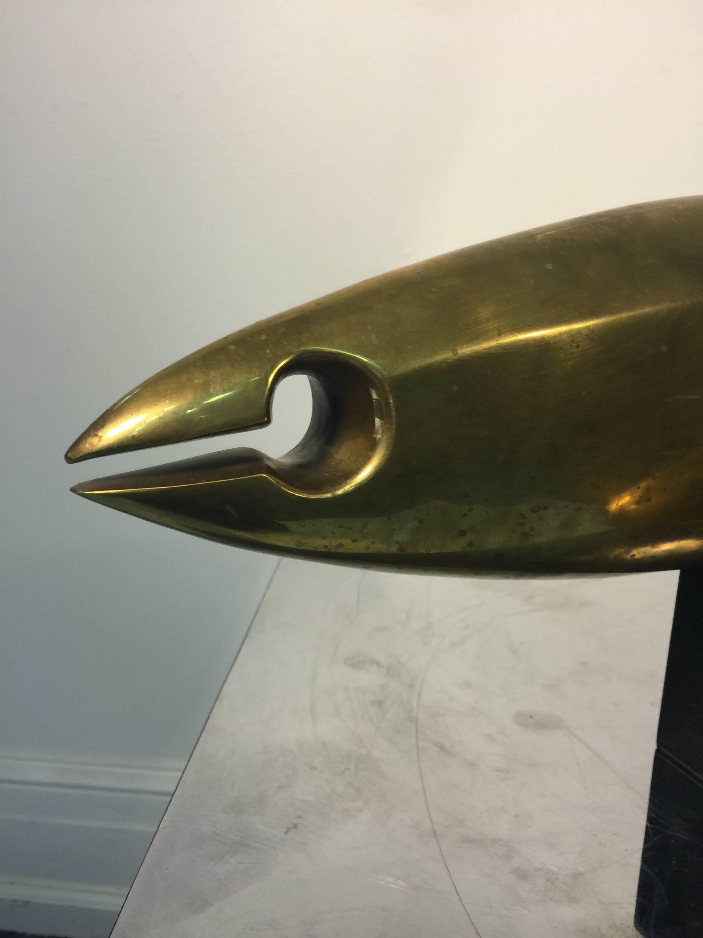 Fantastic Modernist Brass Fish Sculpture in the Style of Jean Arp For Sale 1