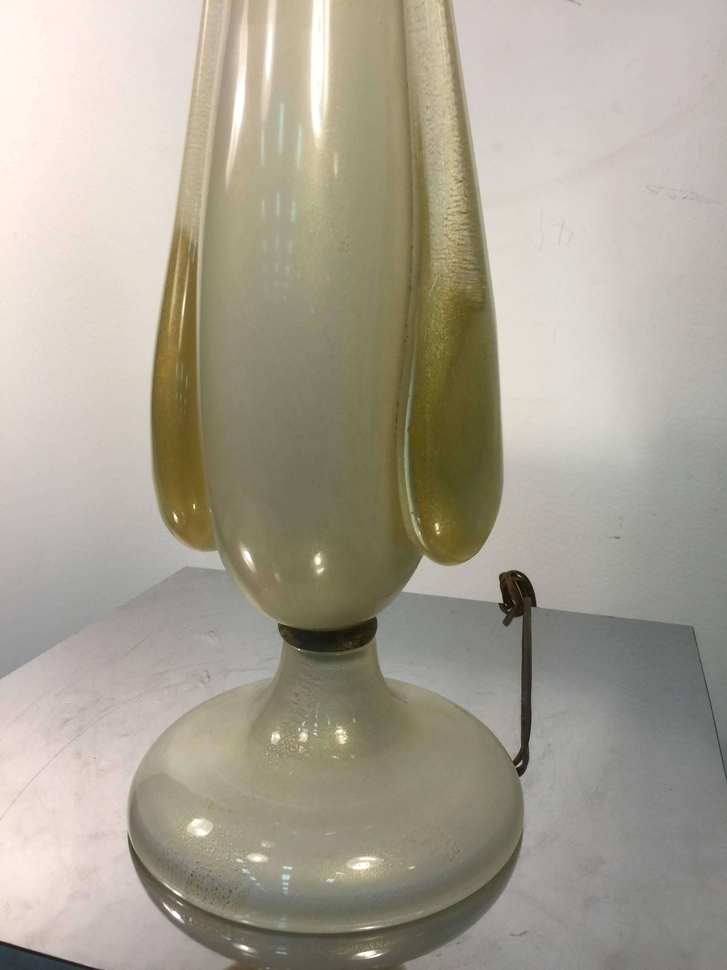 Fantastic Murano Glass Italian Table Lamp with Gold Flakes by Flavio Poli For Sale 1