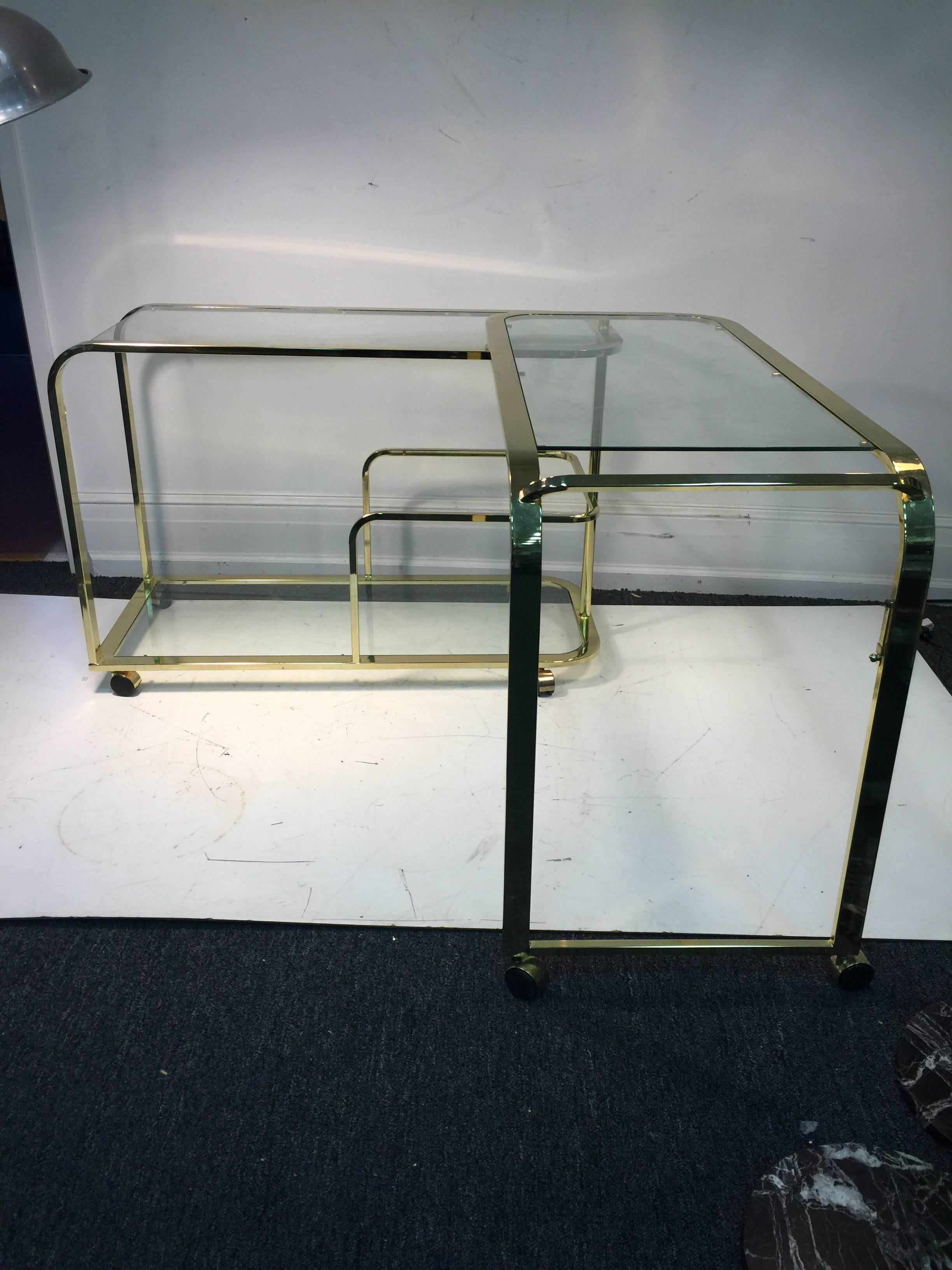 Exceptional Expandable Brass Bar or Tea Cart by Milo Baughman for DIA In Good Condition For Sale In Mount Penn, PA