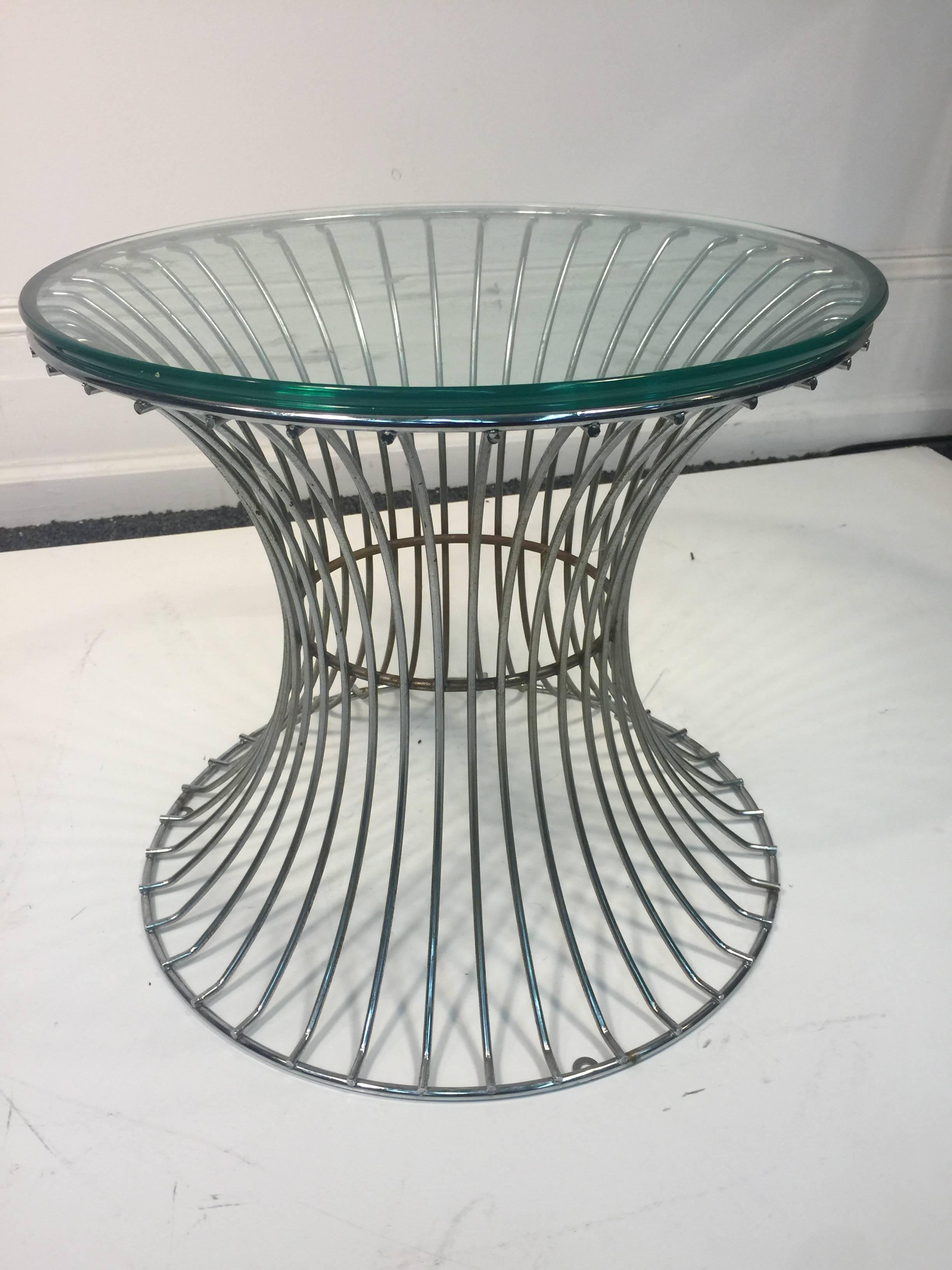 Mid-Century Modern Wonderful Pair of Tables with Trumpeting Wire Bases by Warren Platner for Knoll For Sale