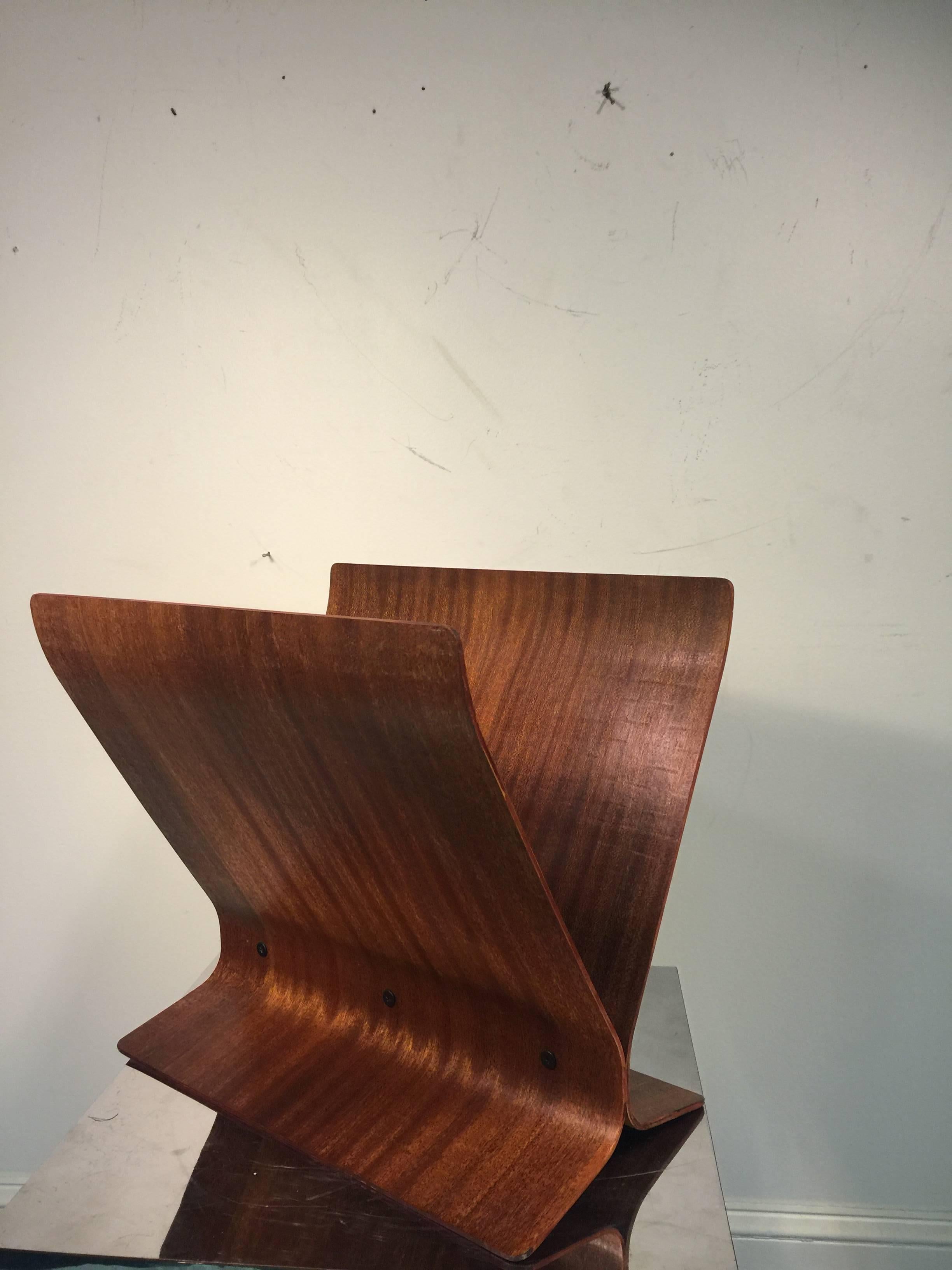 Magnificent Modern Bentwood Magazine Rack by Paul Rowan for Umbra In Good Condition For Sale In Mount Penn, PA