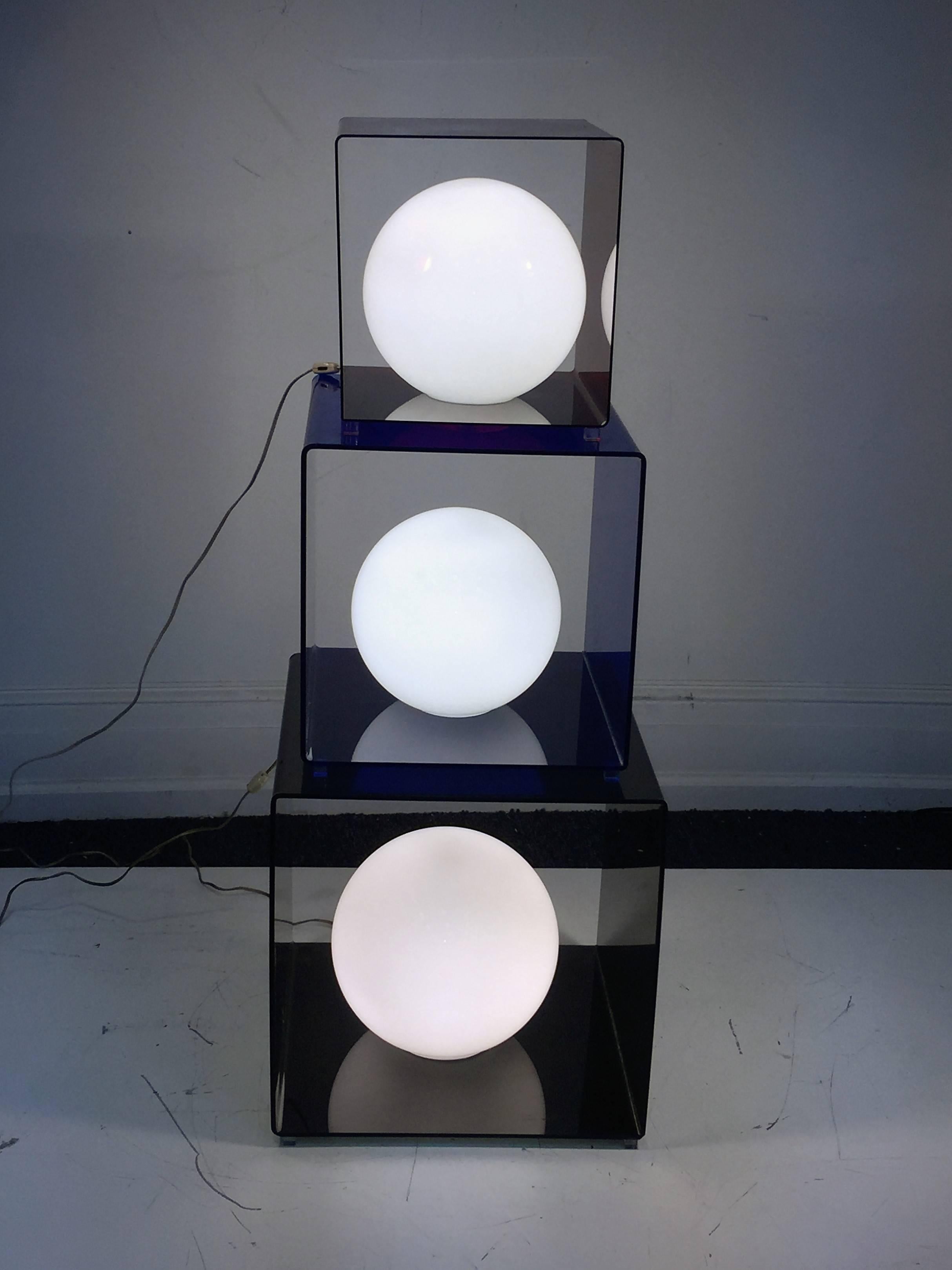 Late 20th Century Great Pop Art Trio of Modernist Red, Blue and Grey Lucite Cube Lamps For Sale