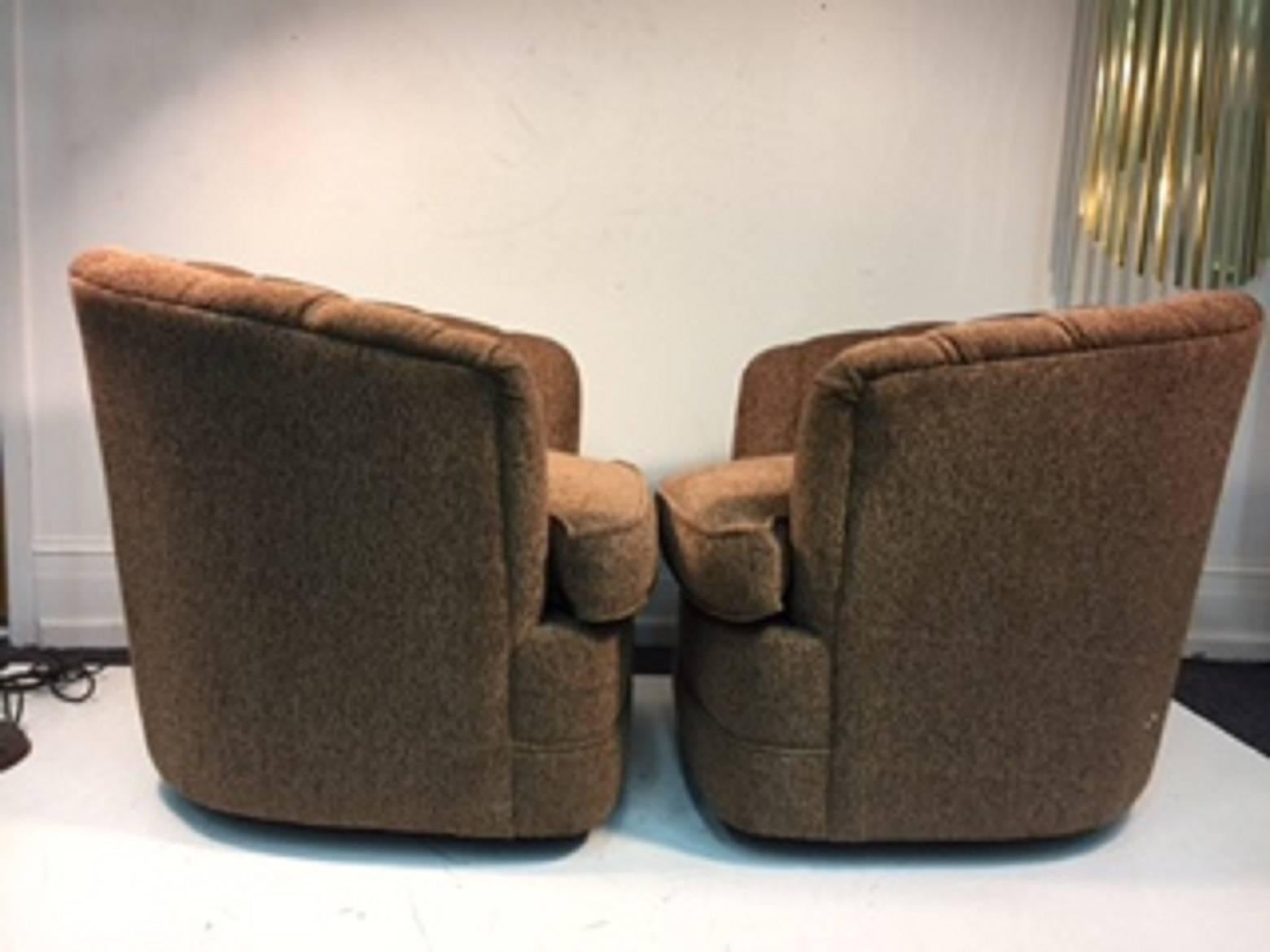 Pair of Luscious Fan Back Swivel Chairs by Milo Baughman For Sale 1