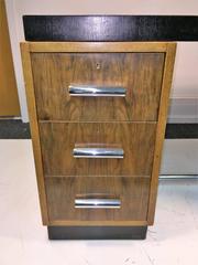 Great Art Deco Gilbert Rohde Two Tone Desk with Thick Tubular Chrome Handles