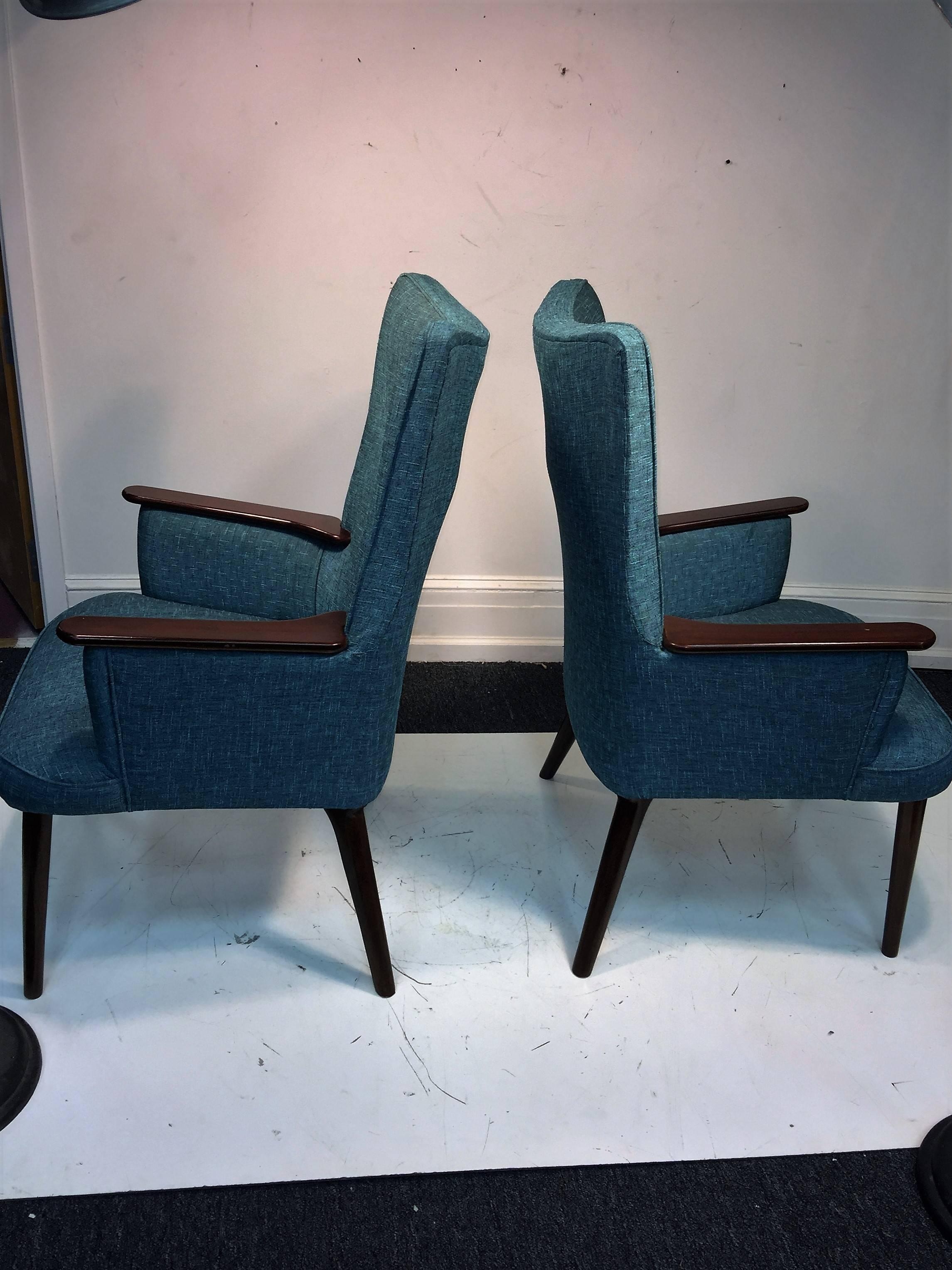 Danish Great Pair of Hans Wegner Style Armchairs For Sale