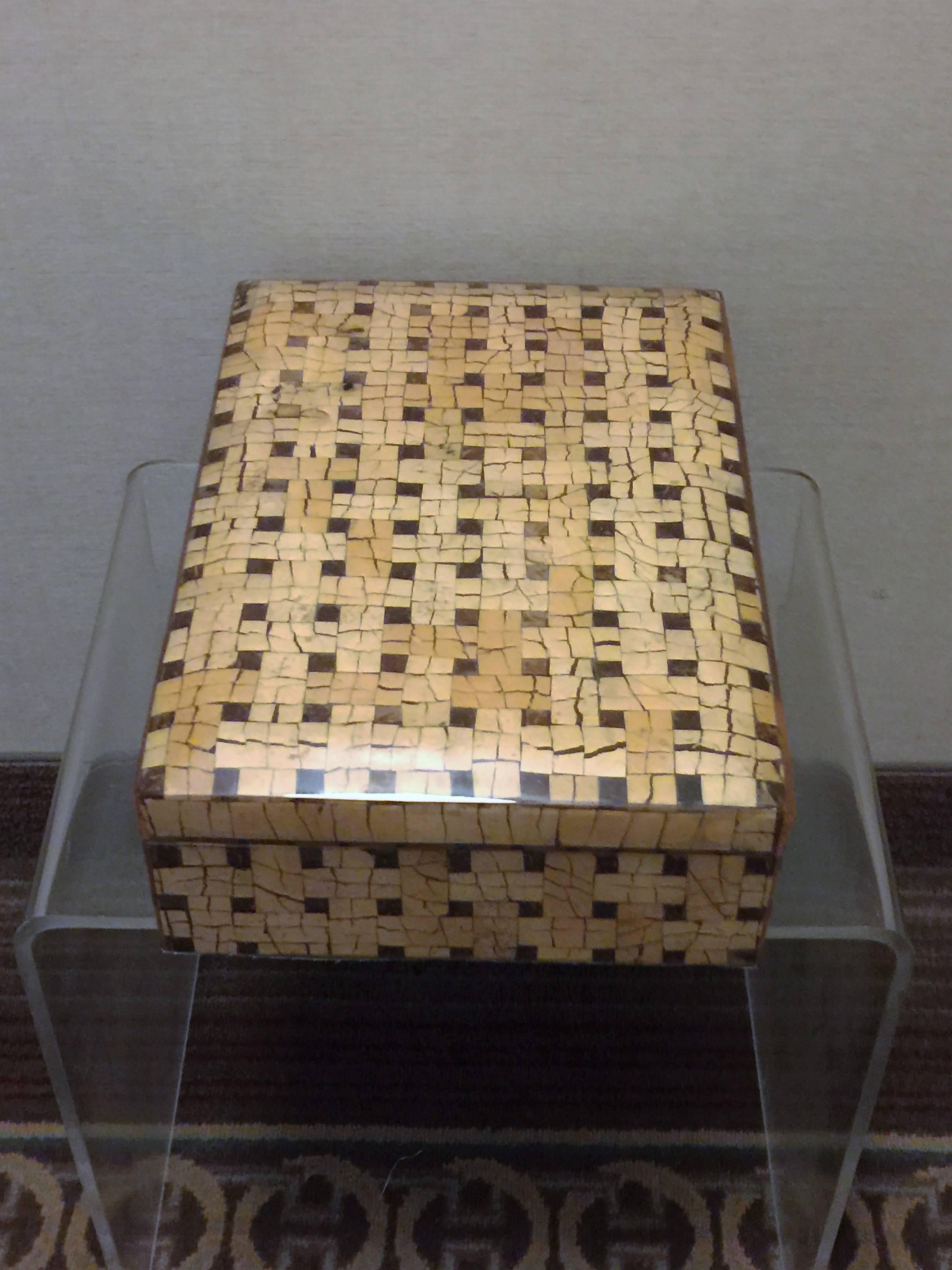American Karl Springer Style Large Scale Tessellated Two-Tone Coconut Shell Resin Box For Sale