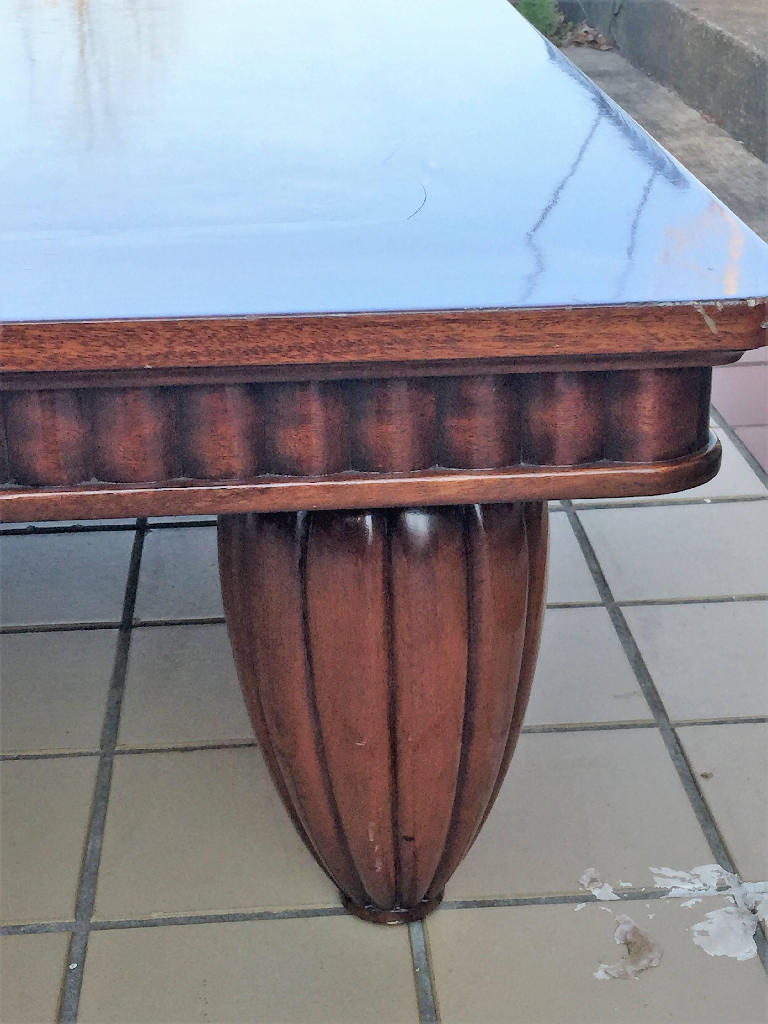Massive beautiful Art Deco style mahogany and burled wood centre inlay coffee table with fluted ovoid feet and square design trim in the manner of French Art Deco furniture master Emile-Jacques Ruhlmann.In Original Vintage Condition with some