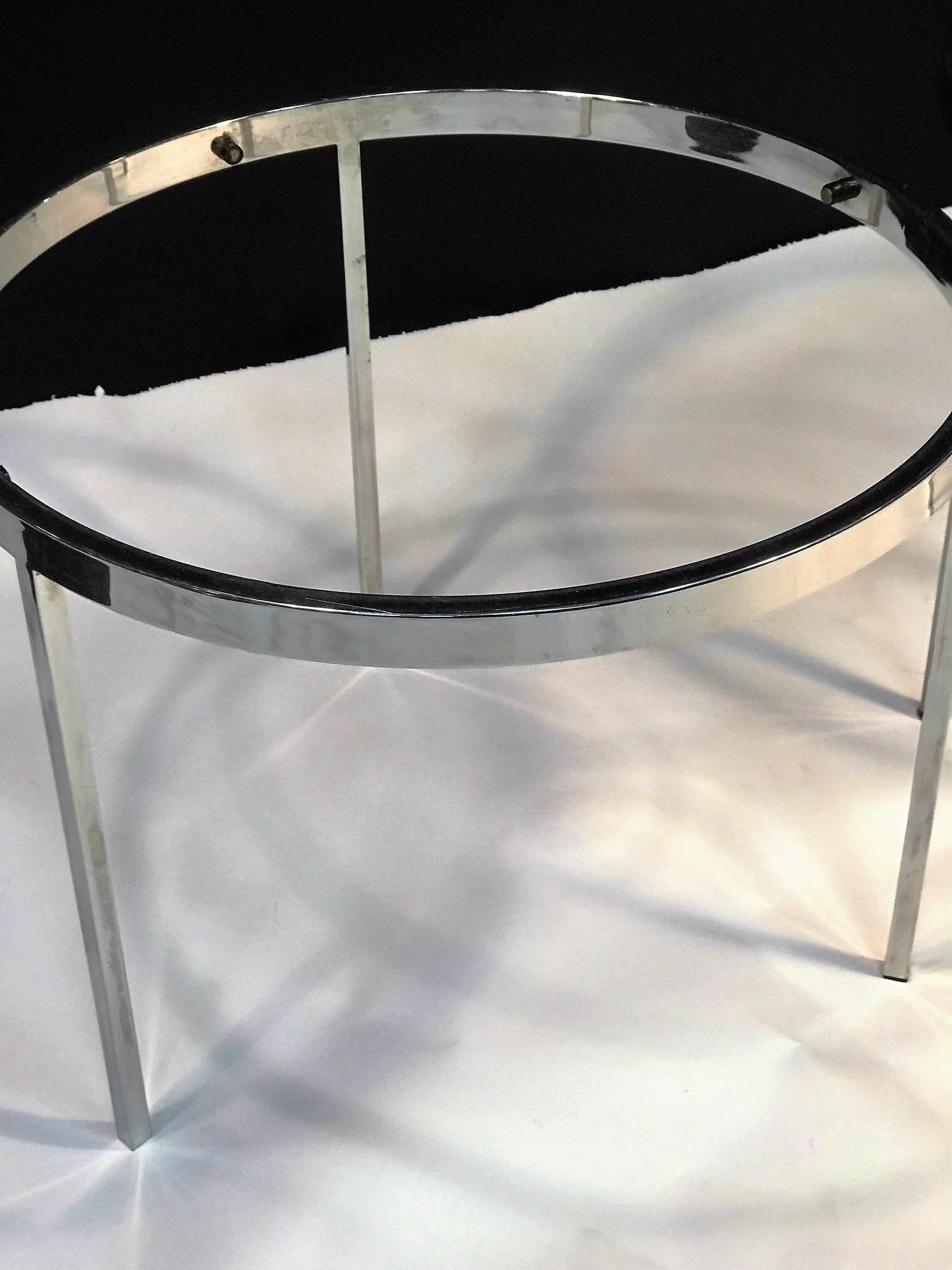 Late 20th Century Great Pair of Round Chrome Tables by Milo Baughman For Sale