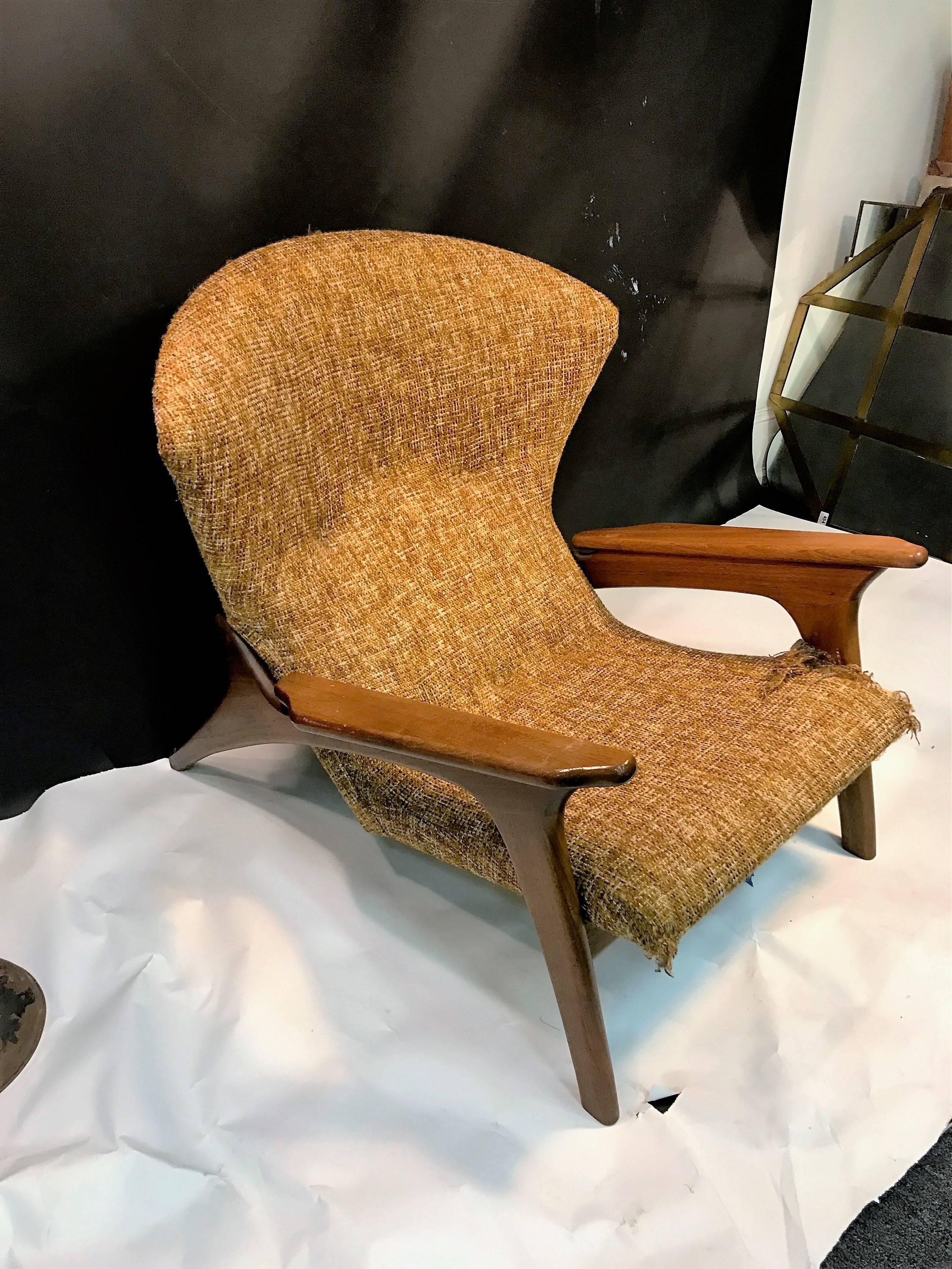 Angular Grasshopper Chair and Ottoman by Adrian Pearsall In Excellent Condition For Sale In Mount Penn, PA