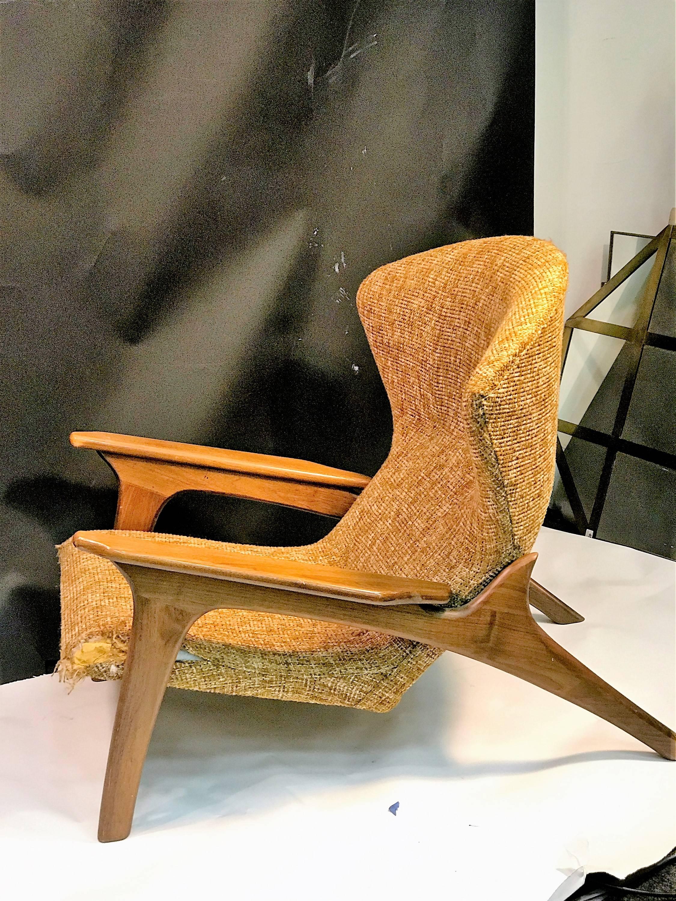 Angular Grasshopper Chair and Ottoman by Adrian Pearsall For Sale 3