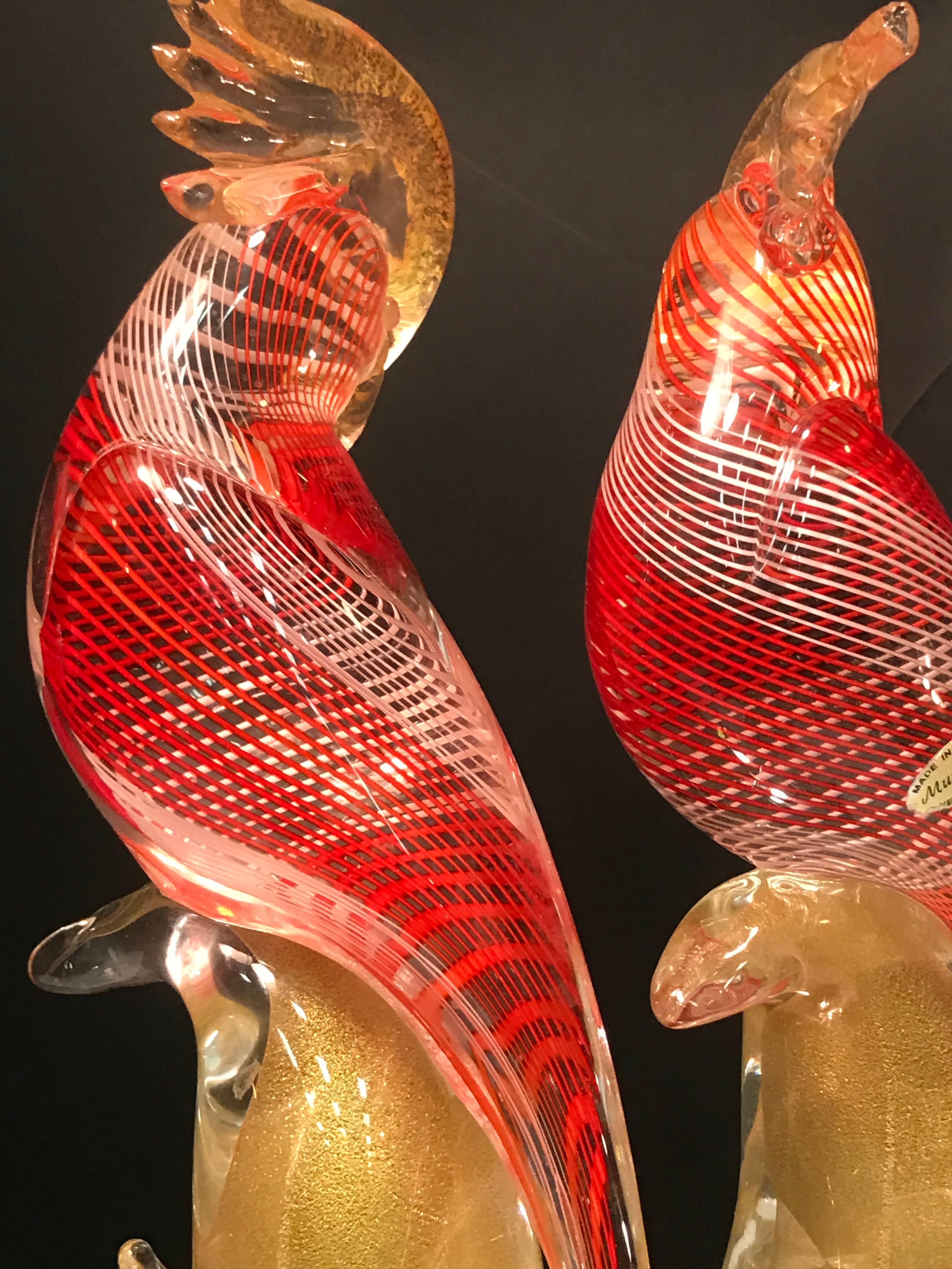 Mid-Century Modern Beautiful Pair of Murano Glass Seguso Luscious Red and White Latticino Birds For Sale