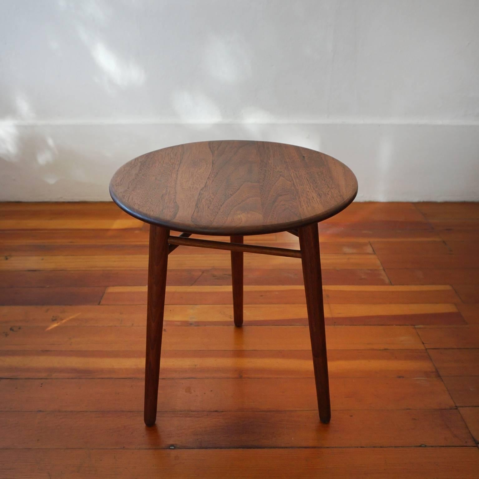 Pair of Walnut Occasional Tables or Stools by Glenn of California In Good Condition In San Diego, CA