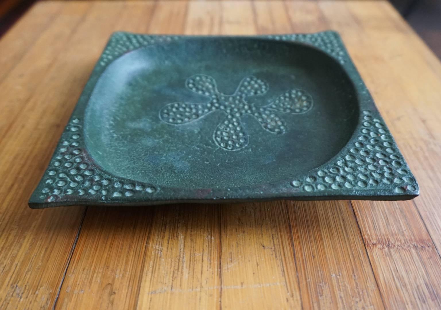 Japanese Nambu cast iron decorative bowl, 1950s. Stamped Japan.