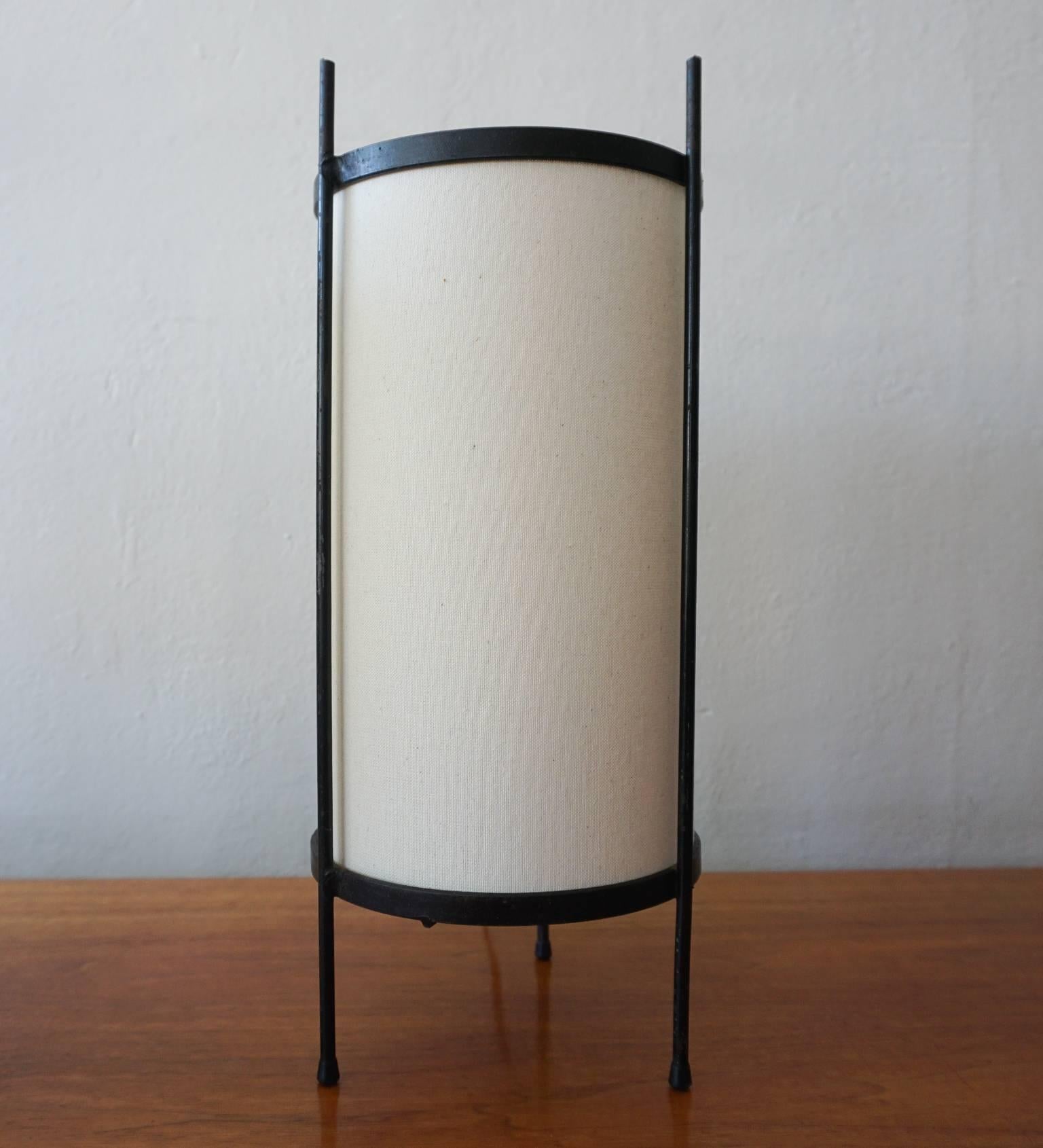 Pair of 1950s Iron Tripod Cylinder Lamps In Good Condition In San Diego, CA