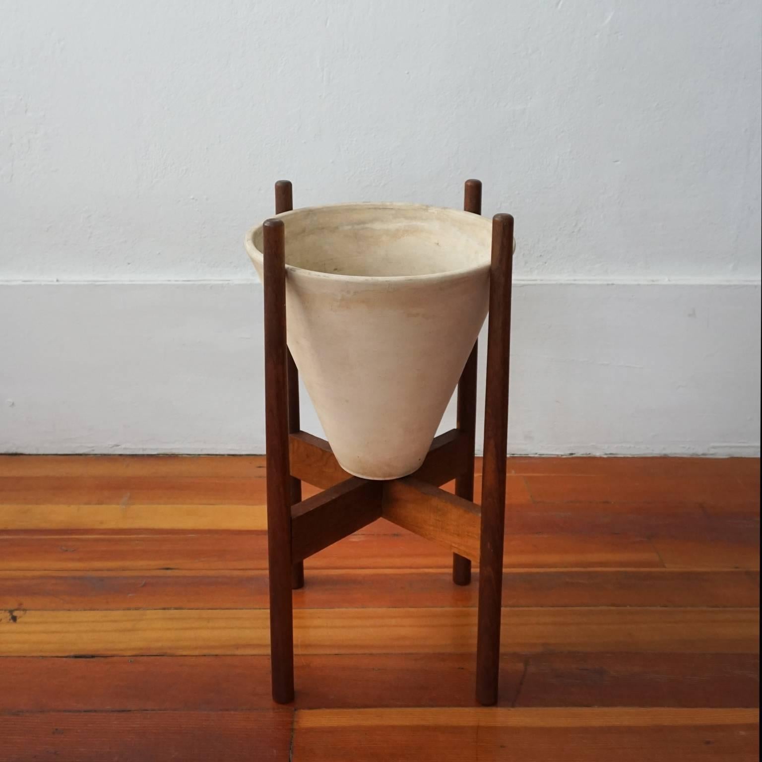 La Gardo Tackett for Architectural Pottery Cone Planter with Wood Stand In Good Condition In San Diego, CA