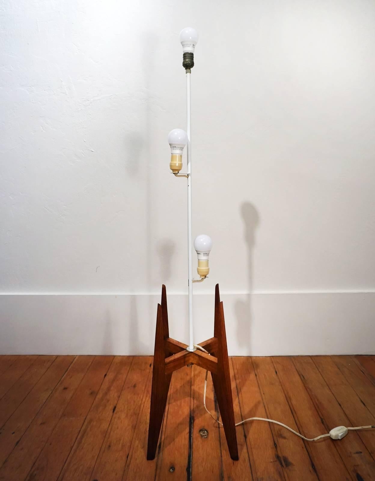 Mid-Century Modern 1950s Modern Japanese Origami Floor Lamp