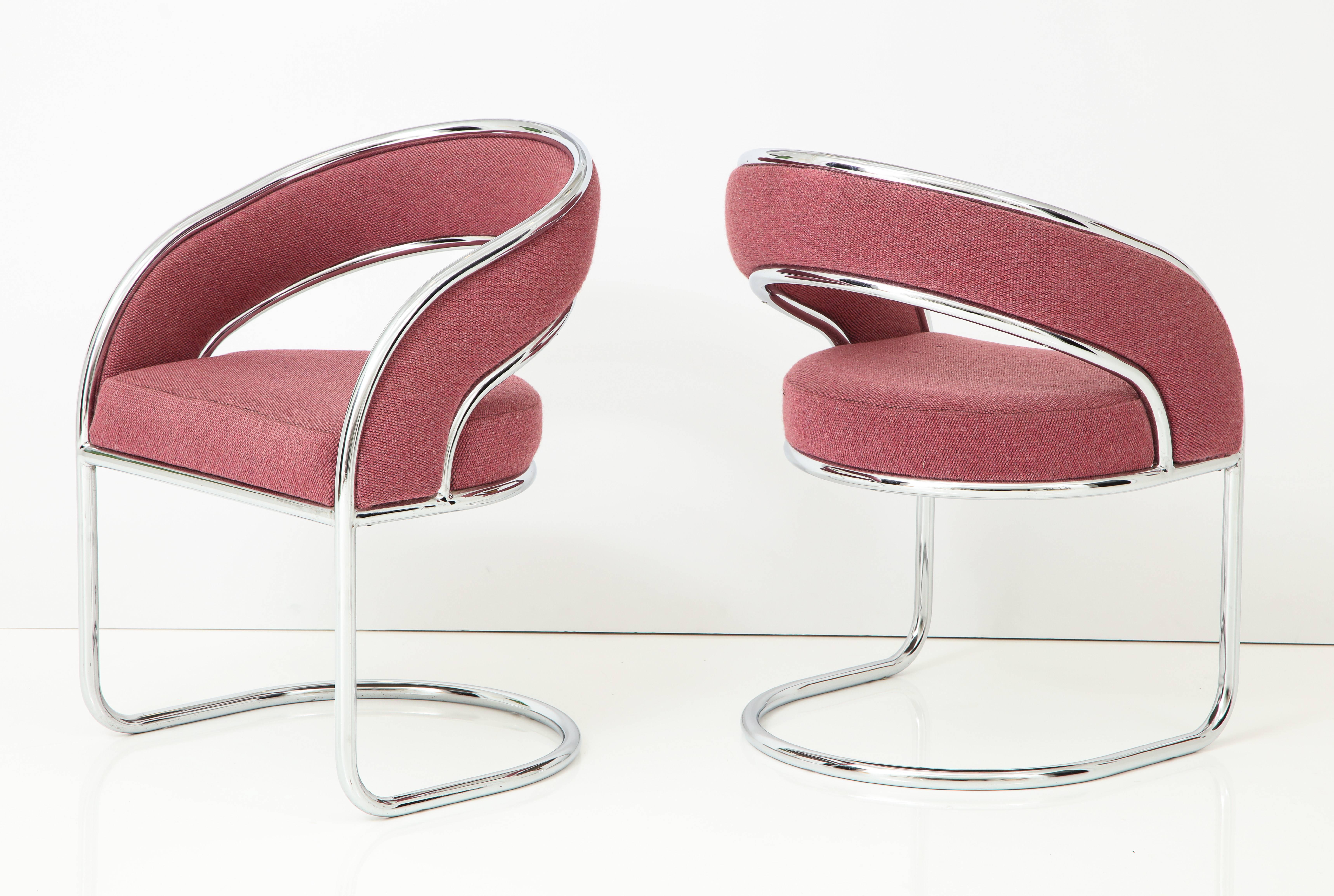 Mid-Century Modern Pair of 1970s Chrome Cantilever Armchairs