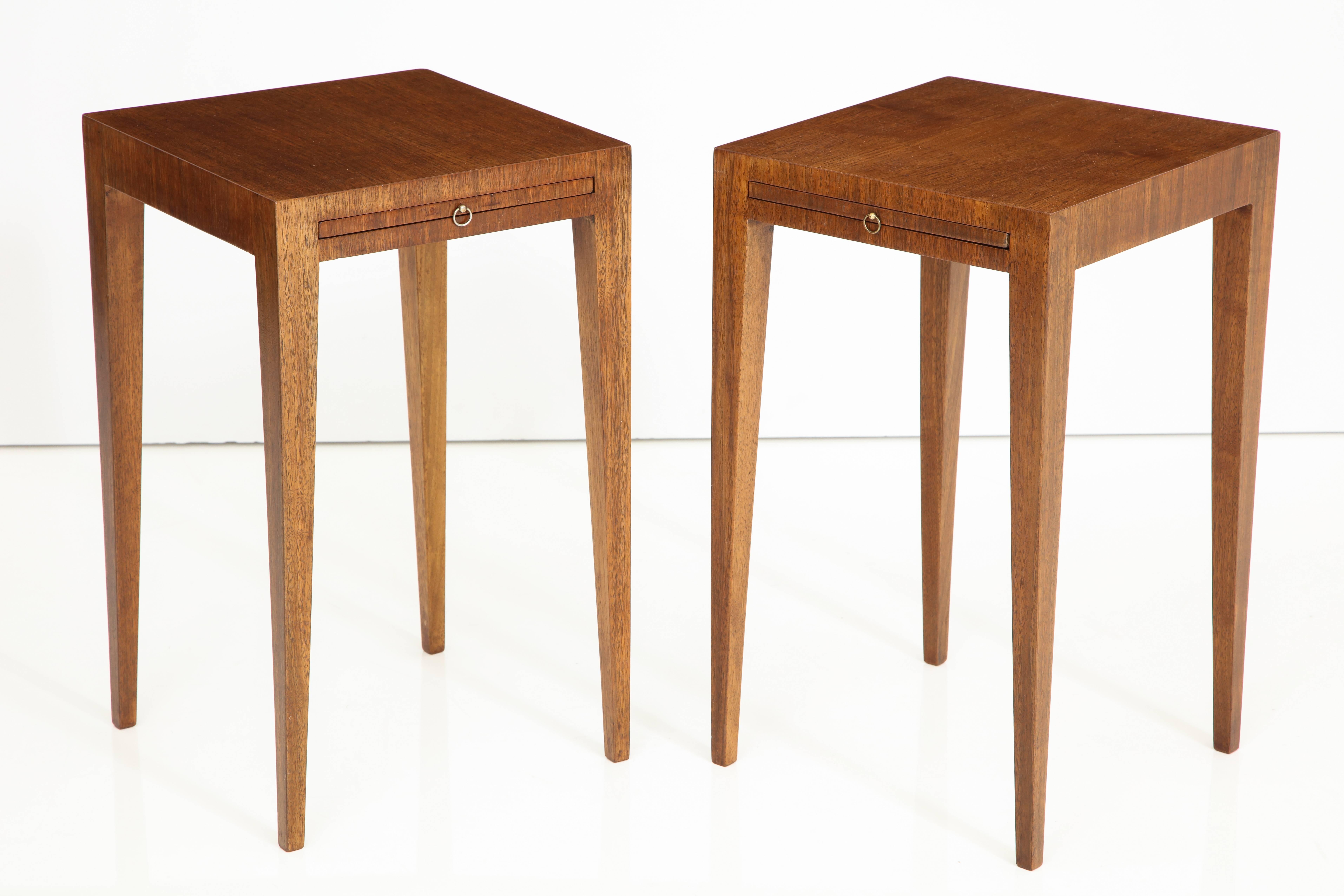 Pair of French Art Deco Walnut Side Tables In Excellent Condition In New York, NY