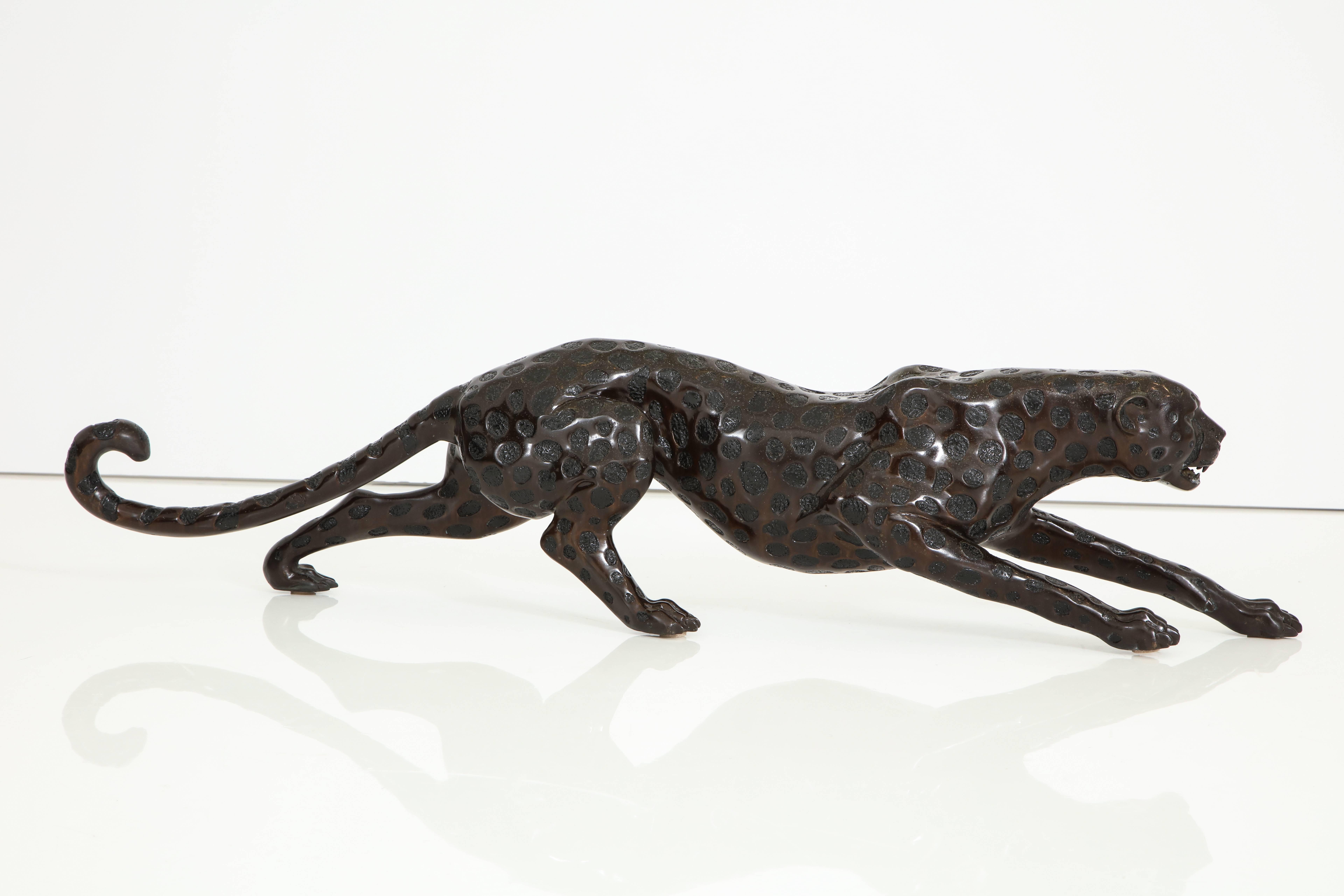 Art Deco Bronze Sculpture of a Cheetah in Stride In Excellent Condition In New York, NY