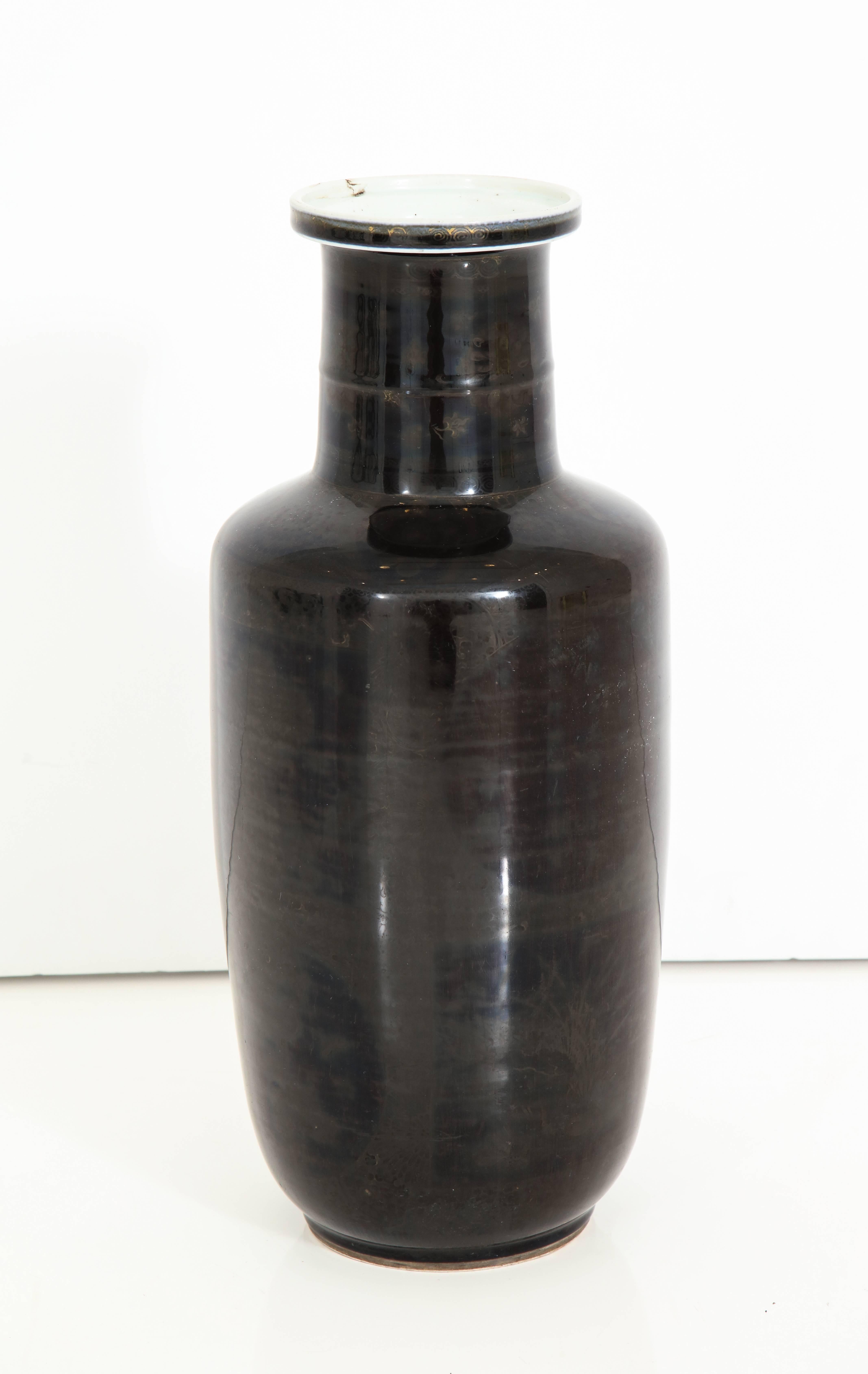 A Chinese Kangxi period black vase with traces of original floral decoration in gilt.
China, Kangxi period, circa 1720
Size: 18