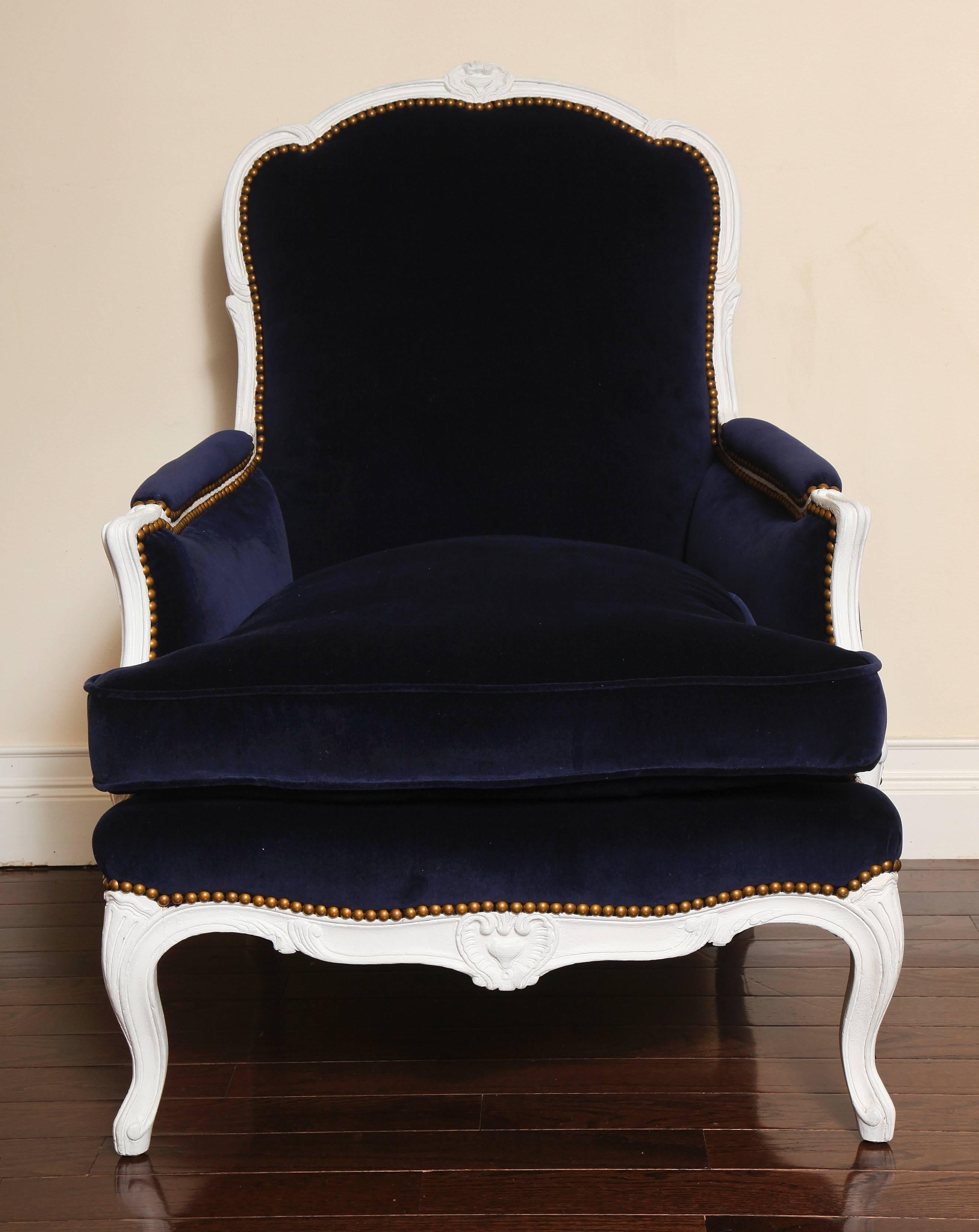 Louis XV French 19th Century Large Painted White Bergere with Blue Velvet Upholstery