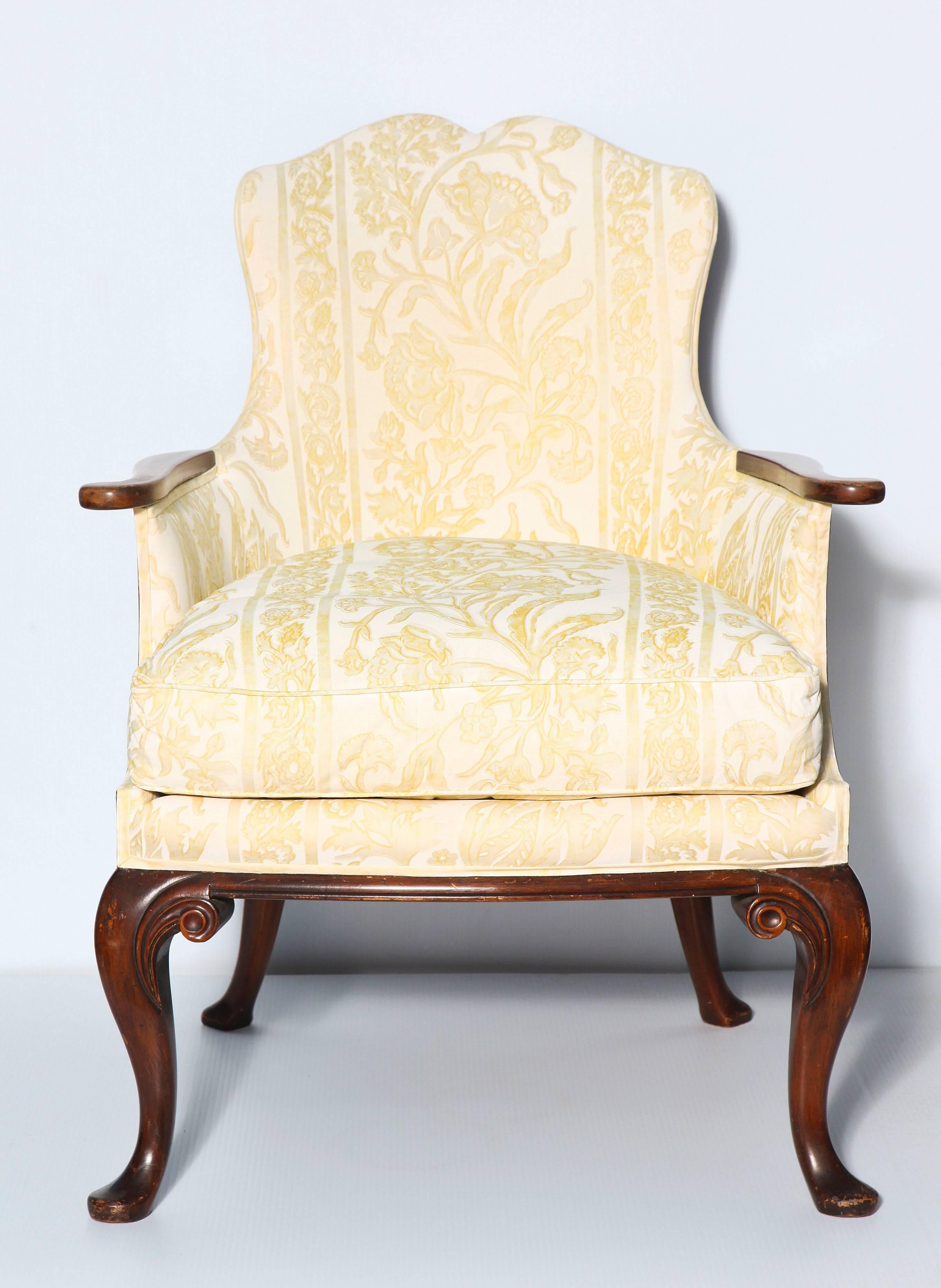 Refined and Unusual Georgian Style Mahogany Bergere In Good Condition In New York, NY