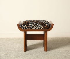Italienischer Art-Déco-Hocker aus Nussbaumholz mit Leopardenmuster, um 1940