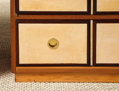 Coppia di comodini italiani in pergamena e legno, 1940 circa
